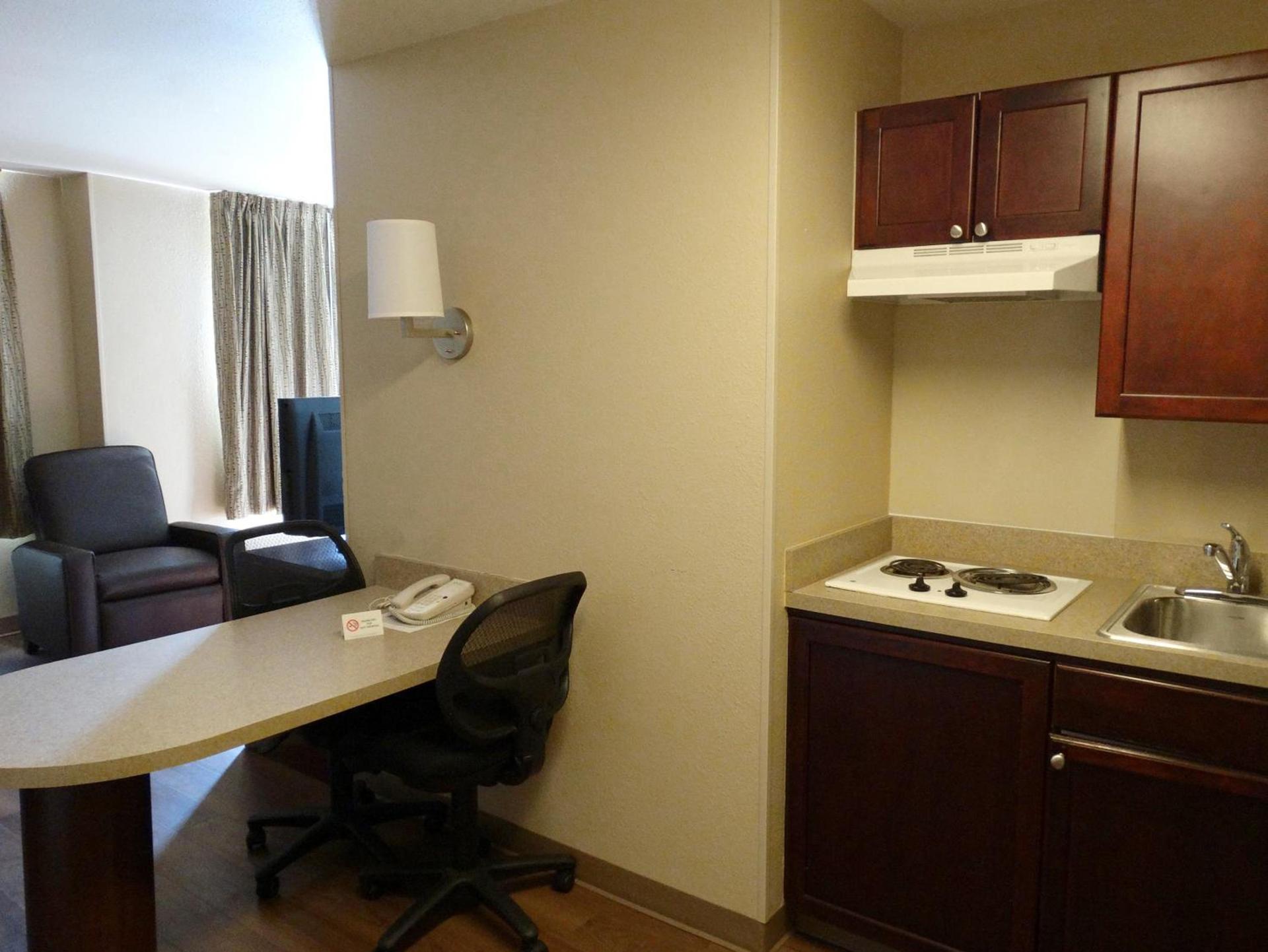 Extended Stay America Suites - Dallas - Las Colinas - Green Park Dr photo 8