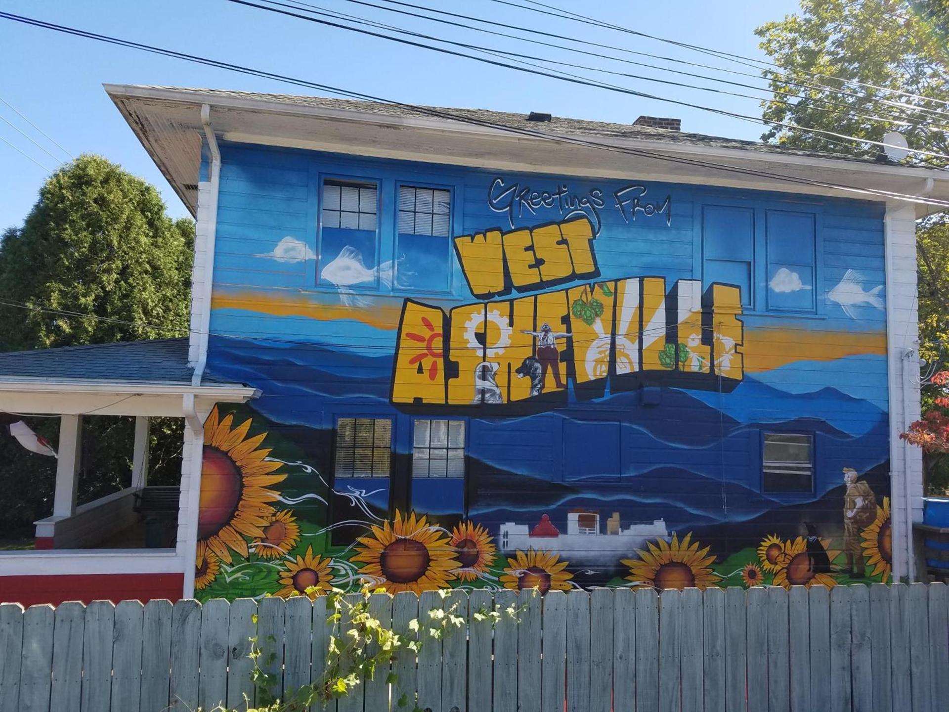 Bon Paul & Sharky's Hostel photo 2