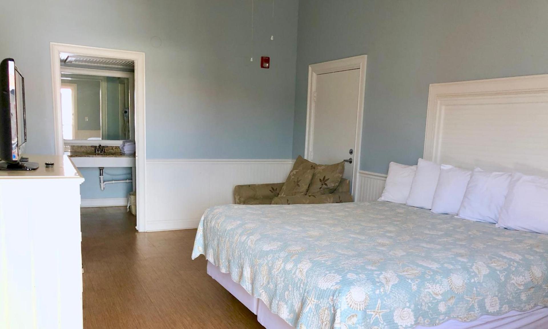 Sea and Breeze Hotel and Condo photo 20