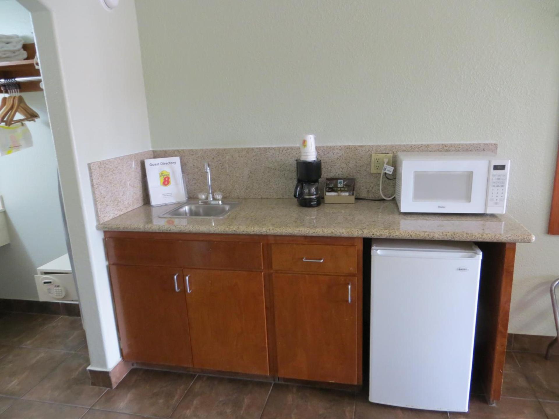 Super 8 by Wyndham South Padre Island photo 18