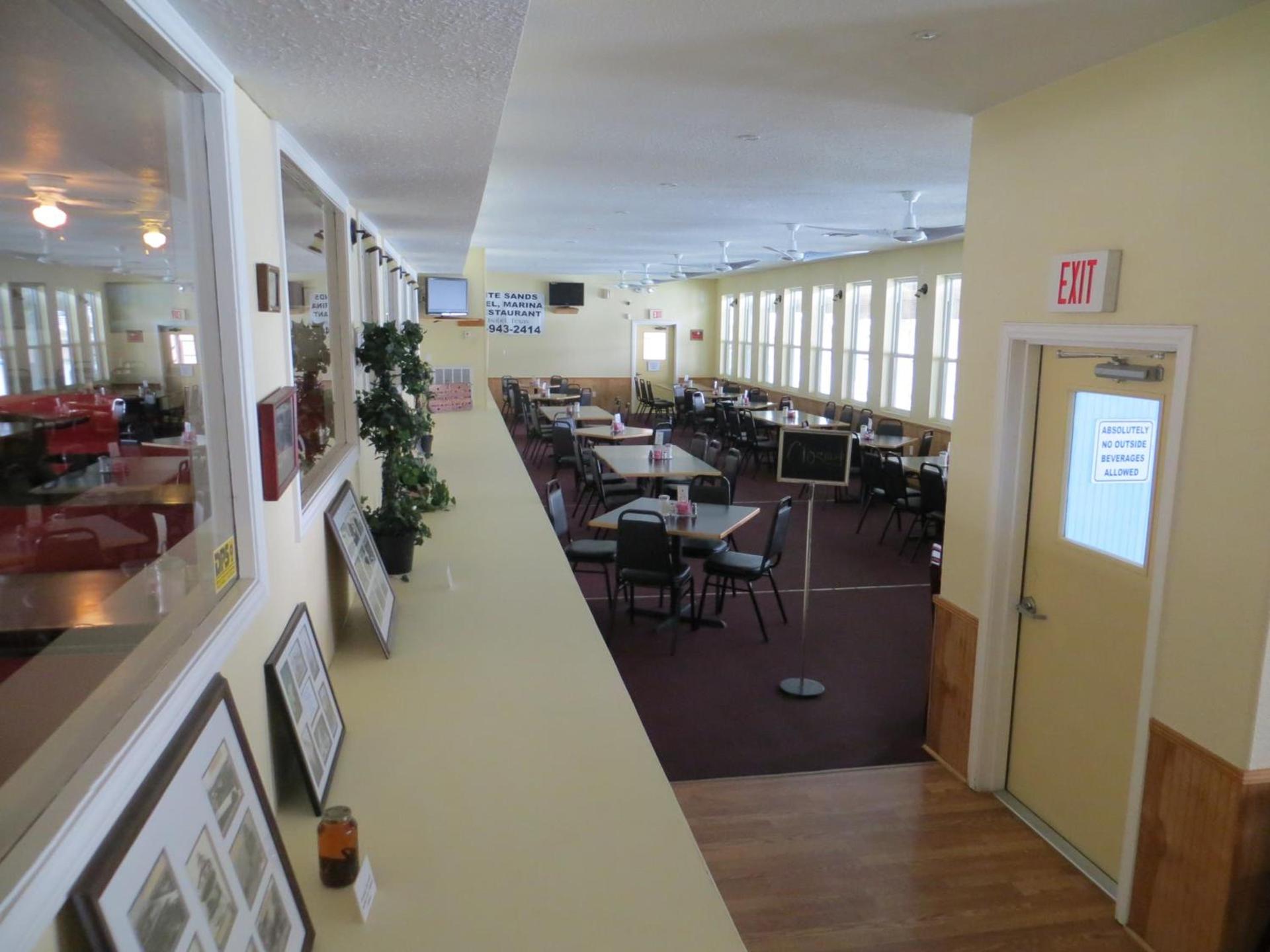 White Sands Inn, Marina, Bar & Grill photo 8