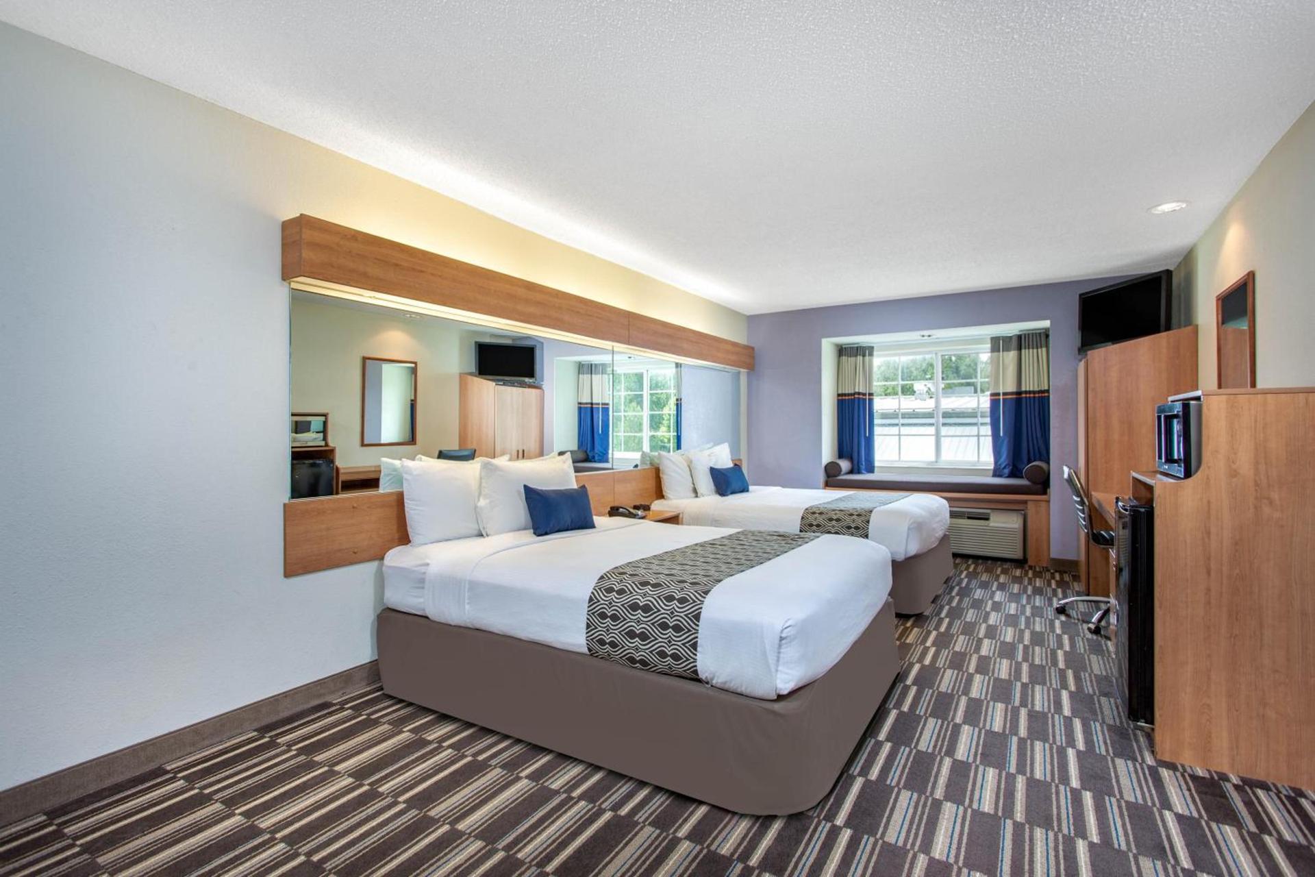 Microtel Inn & Suites by Wyndham Lillington/Campbell University photo 10