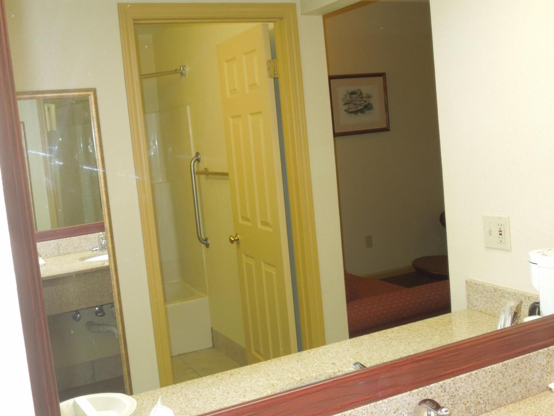 Quality Inn & Suites Dublin photo 40