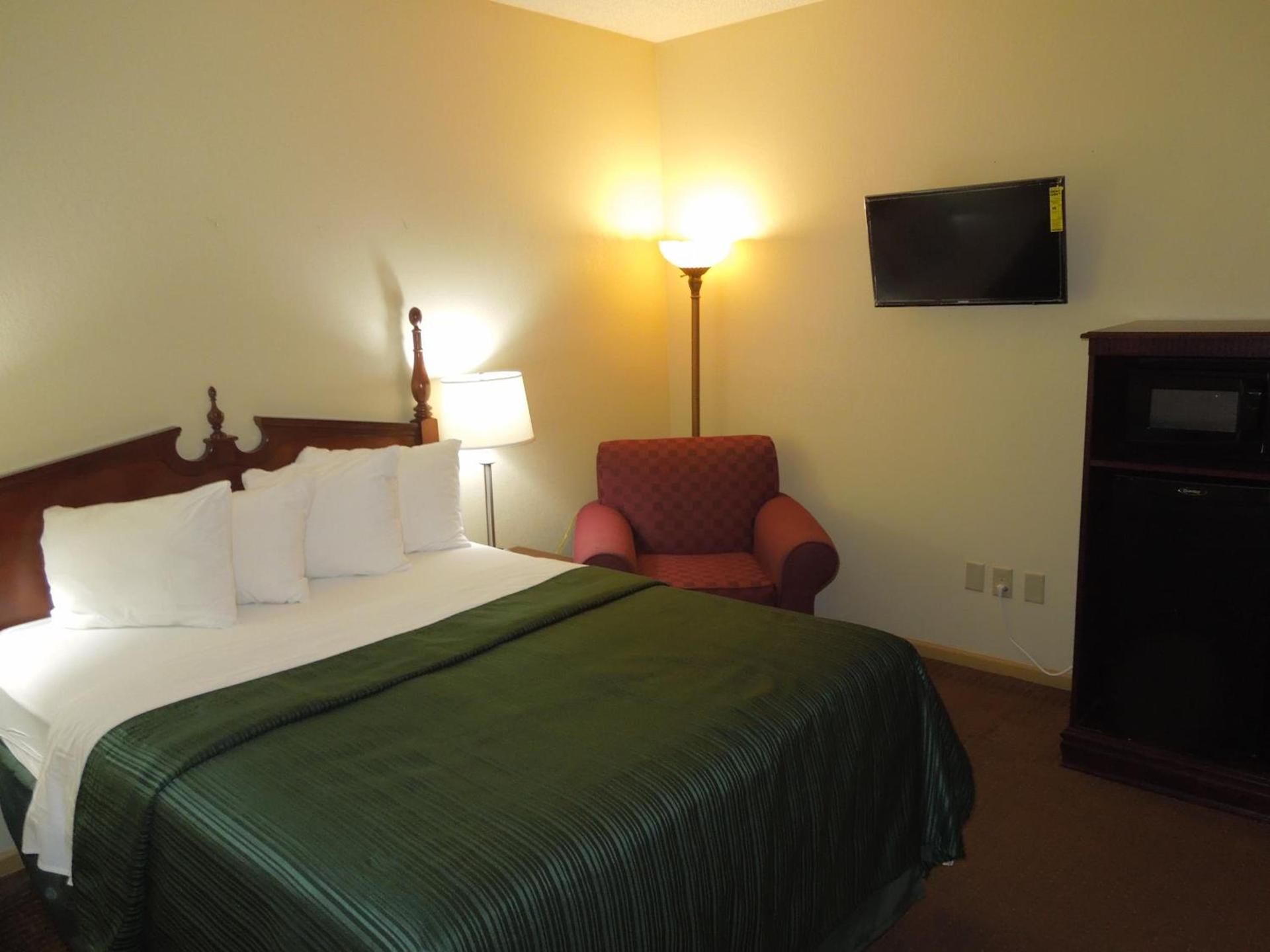 Quality Inn & Suites Dublin photo 35