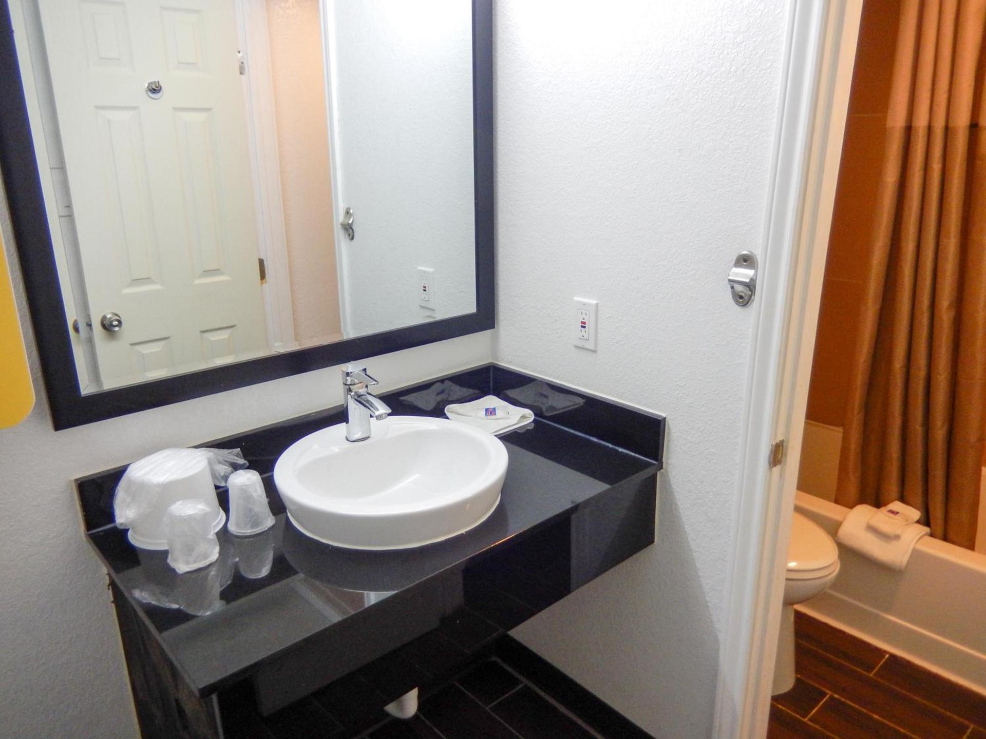Motel 6-Portland, TX photo 24
