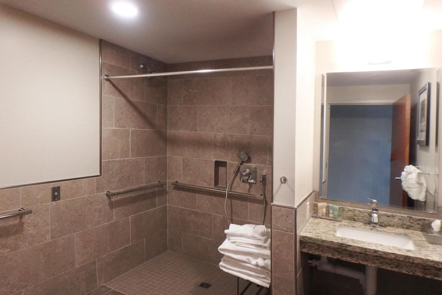 Wyndham Garden State College photo 9