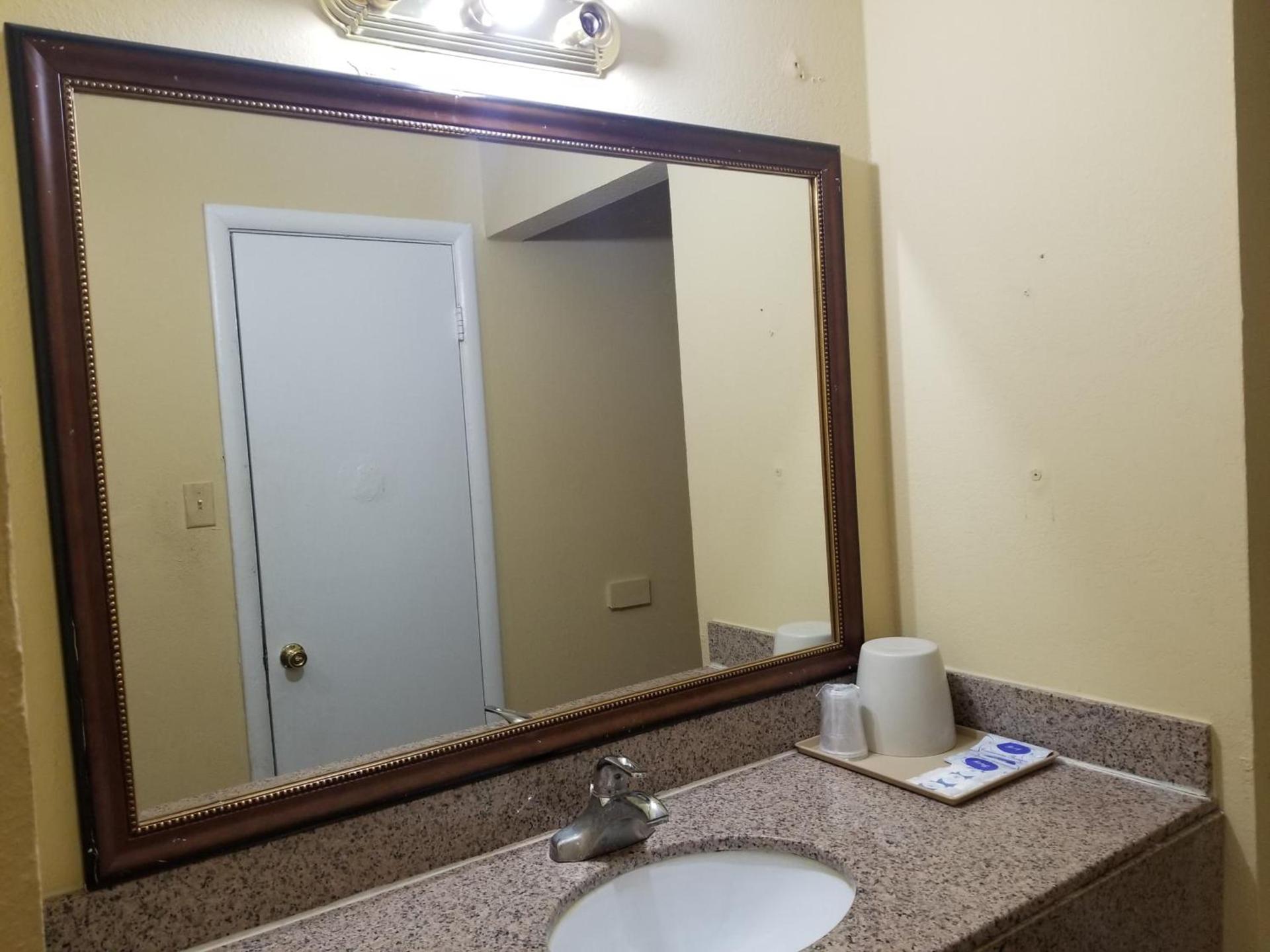 America's Value Inn photo 4