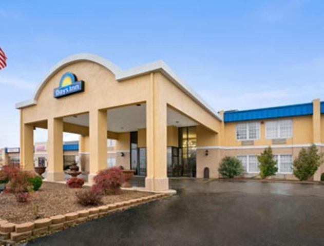 Days Inn by Wyndham Madisonville — hotel in Madisonville