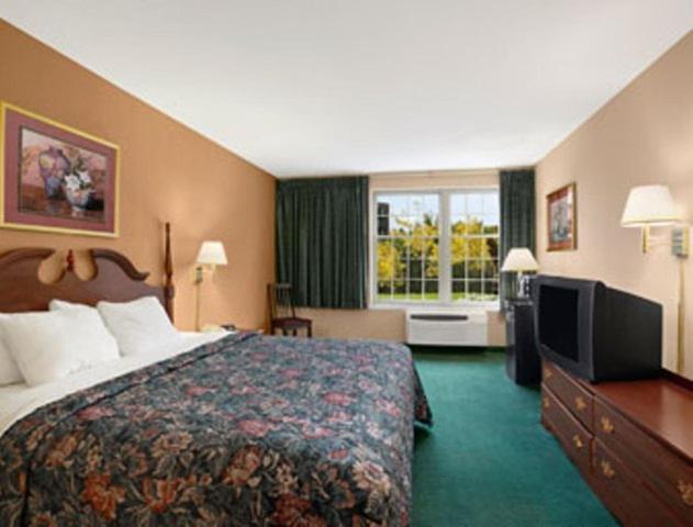 Days Inn by Wyndham Madisonville photo 10