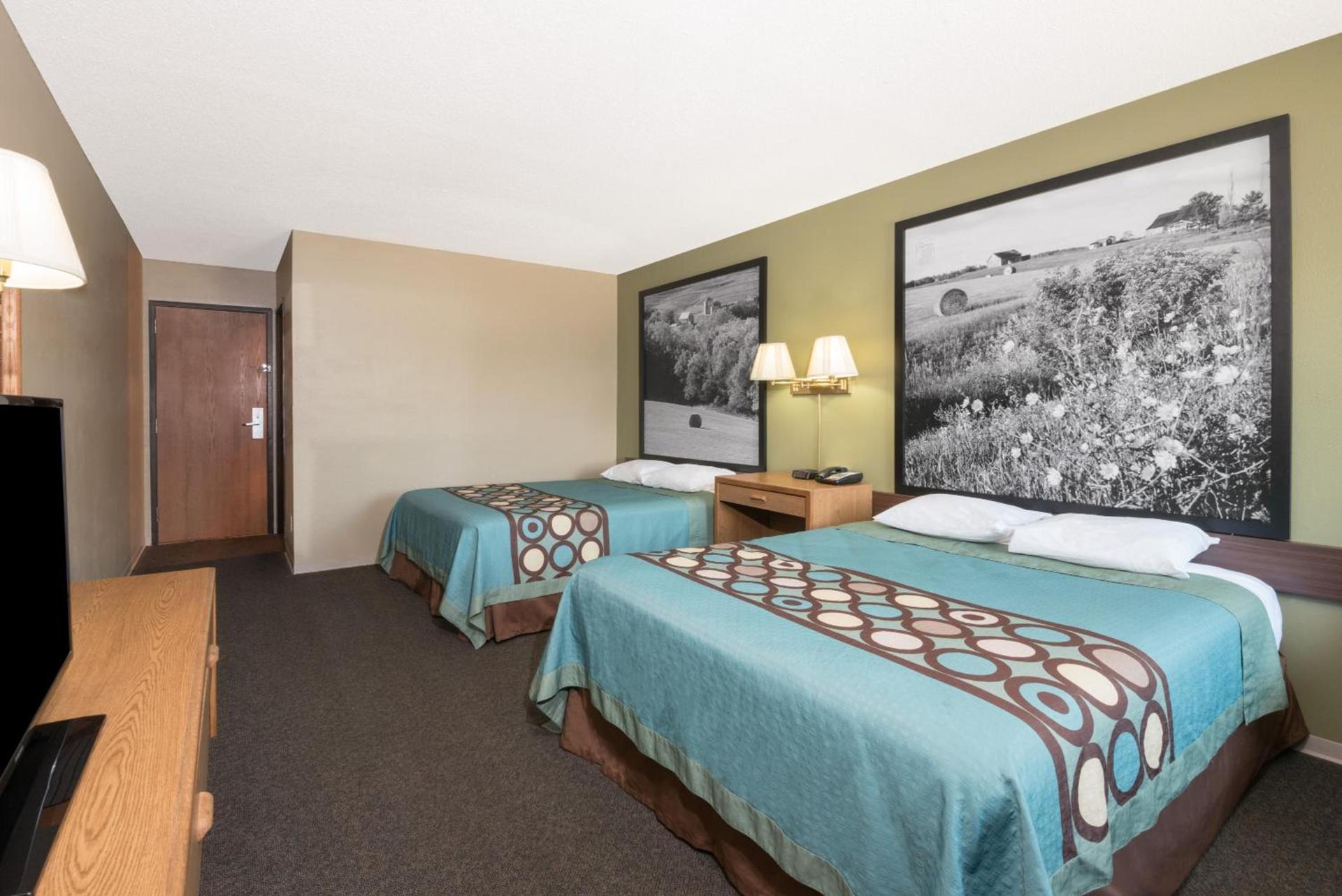 Super 8 by Wyndham Milbank SD photo 8