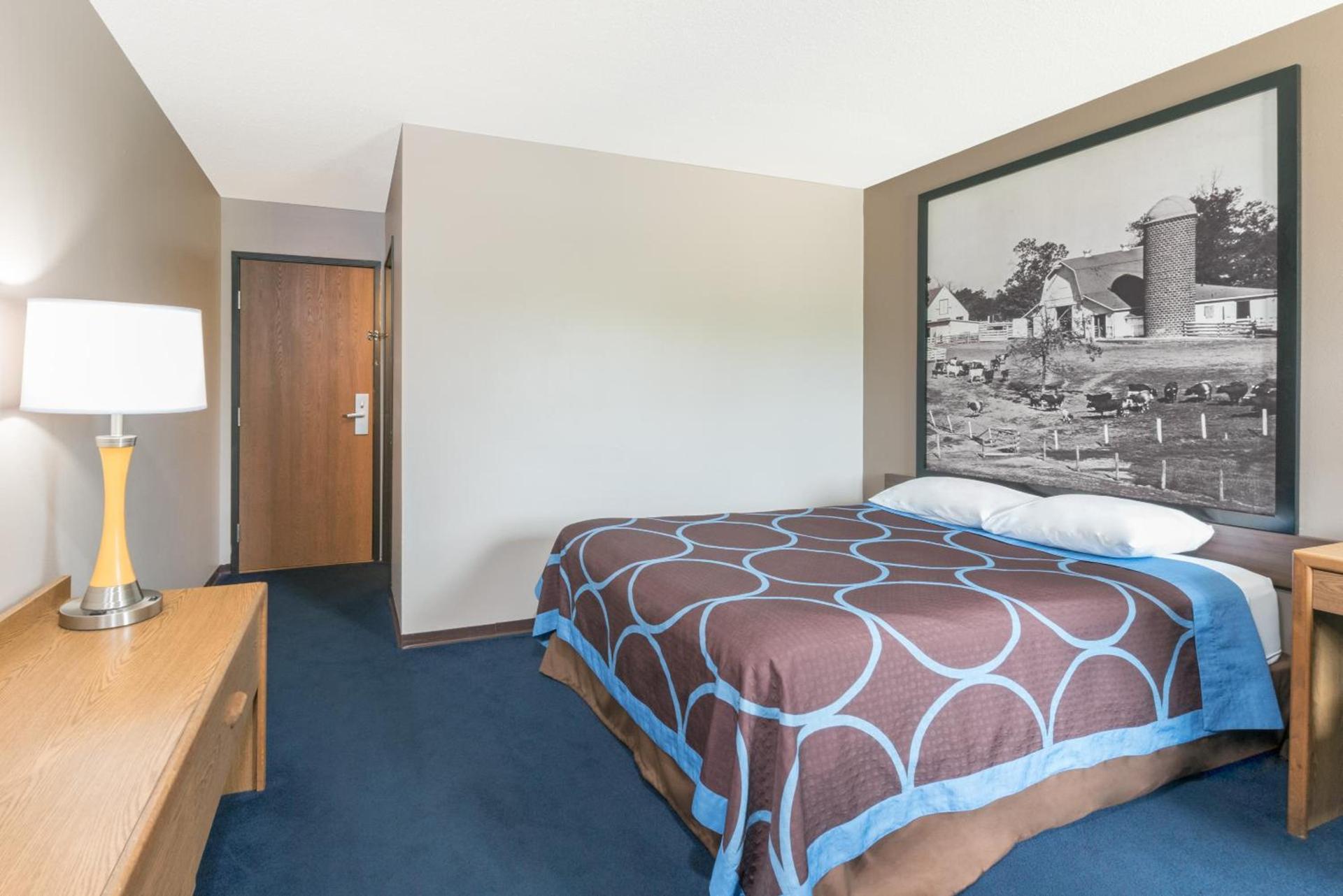 Super 8 by Wyndham Milbank SD photo 7