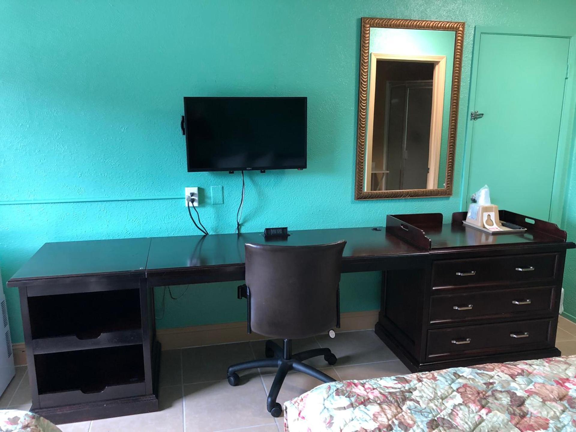 Midtown Inn photo 20