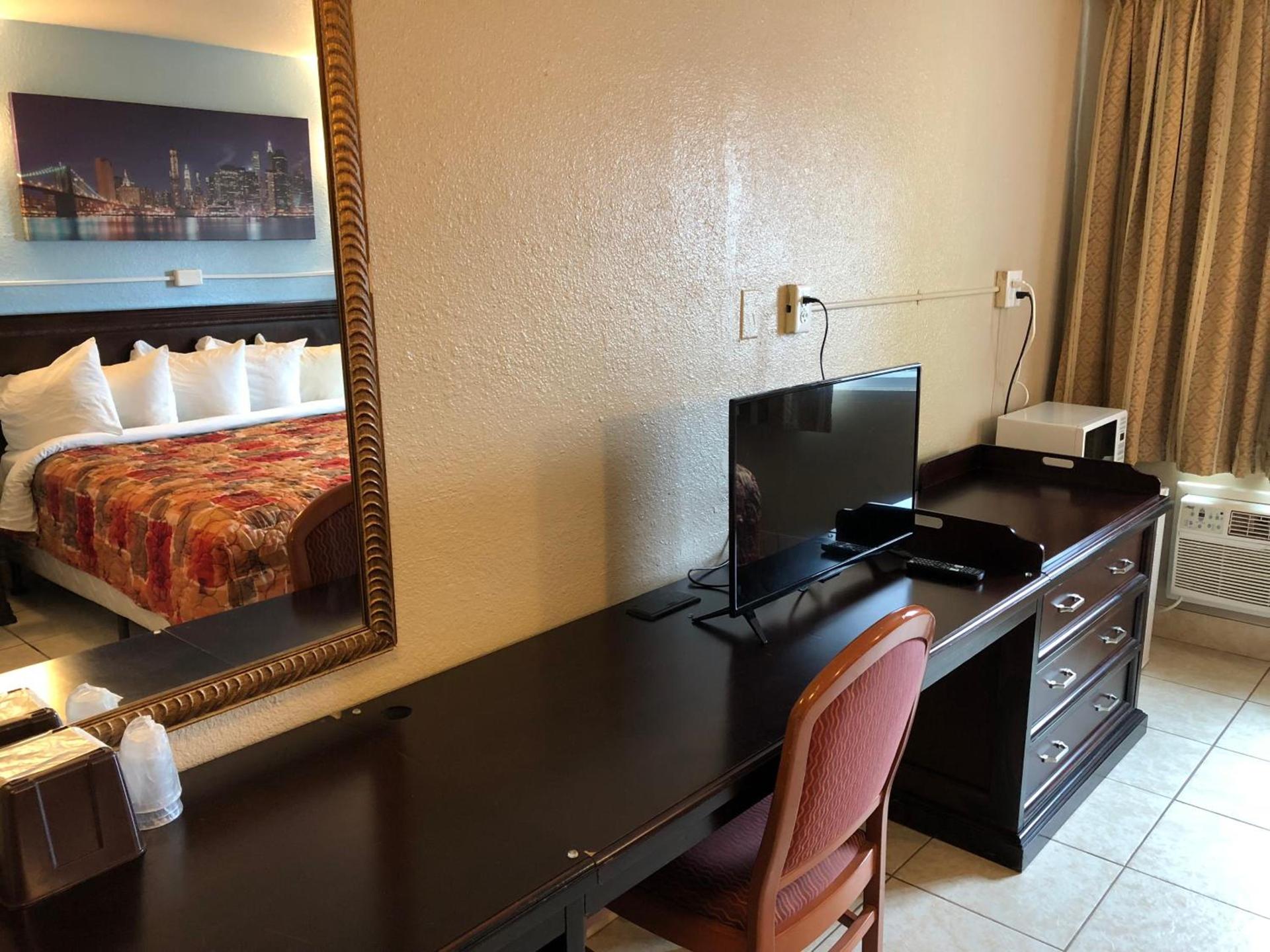 Midtown Inn photo 17
