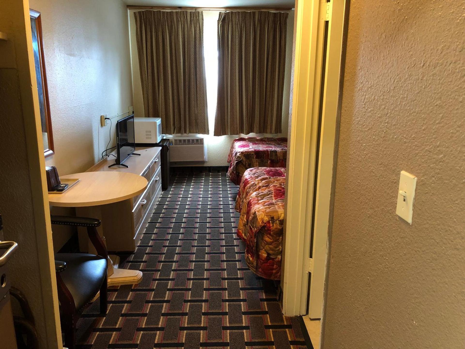 Midtown Inn photo 21