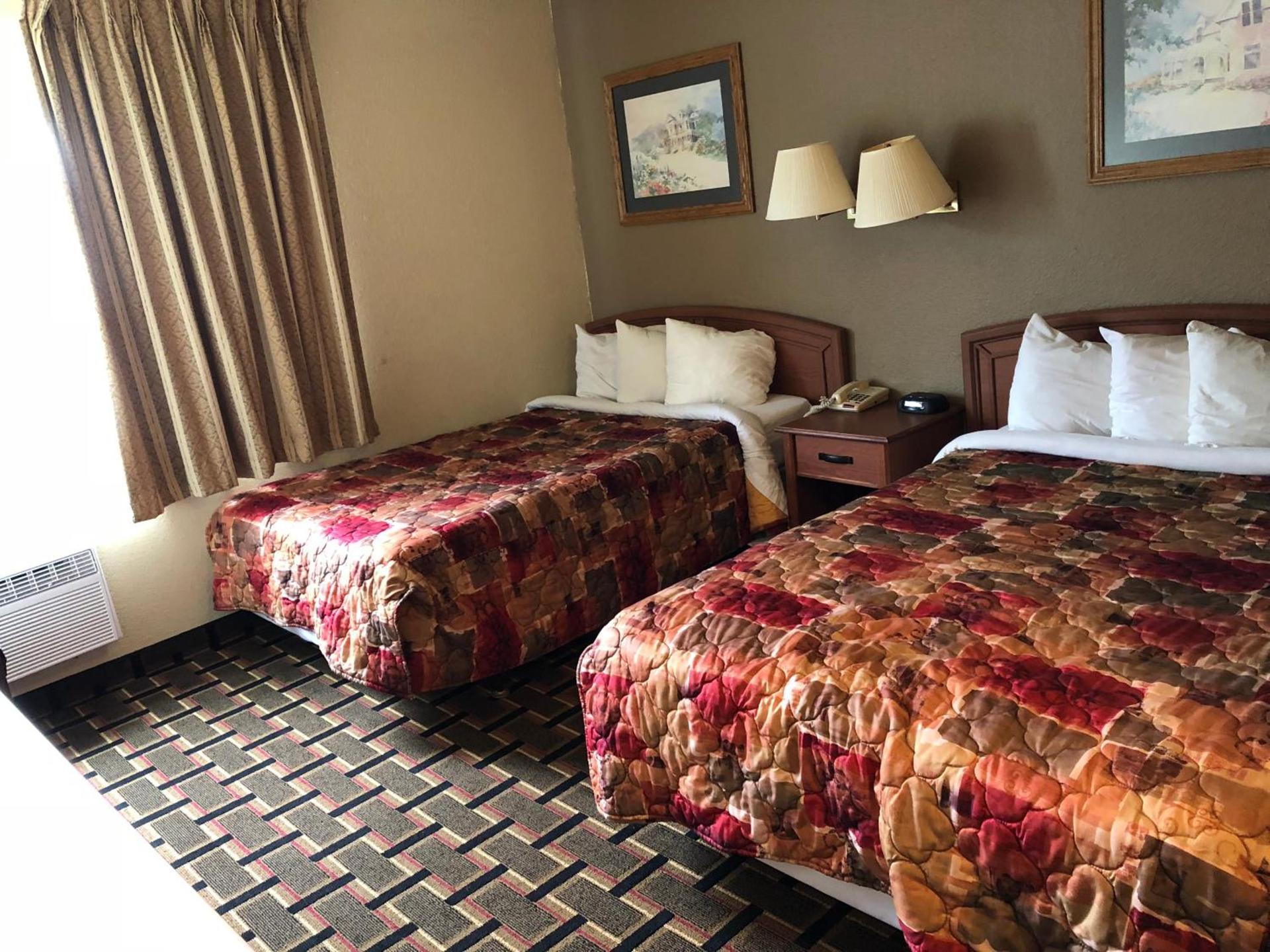 Midtown Inn photo 13