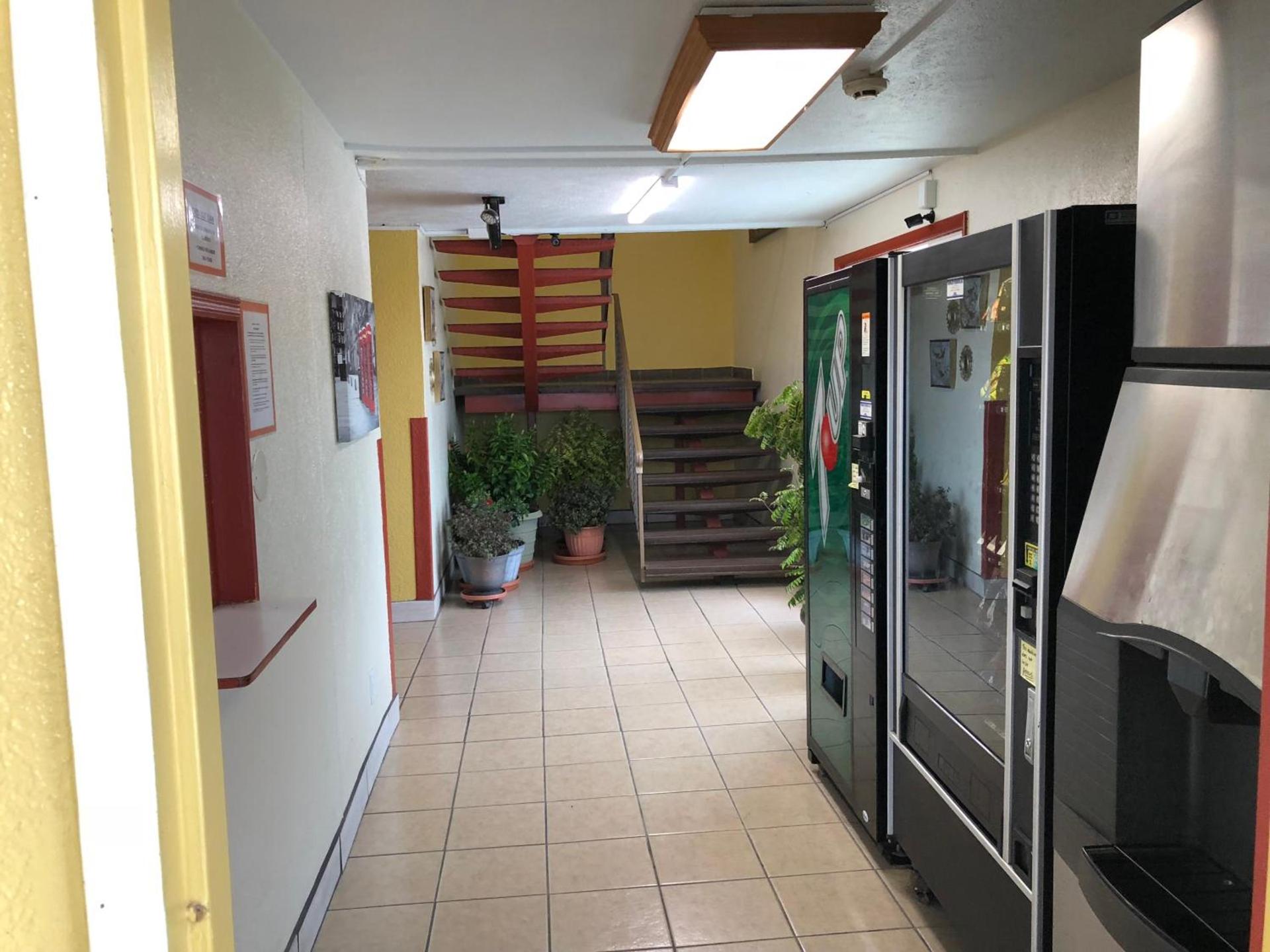 Midtown Inn photo 7