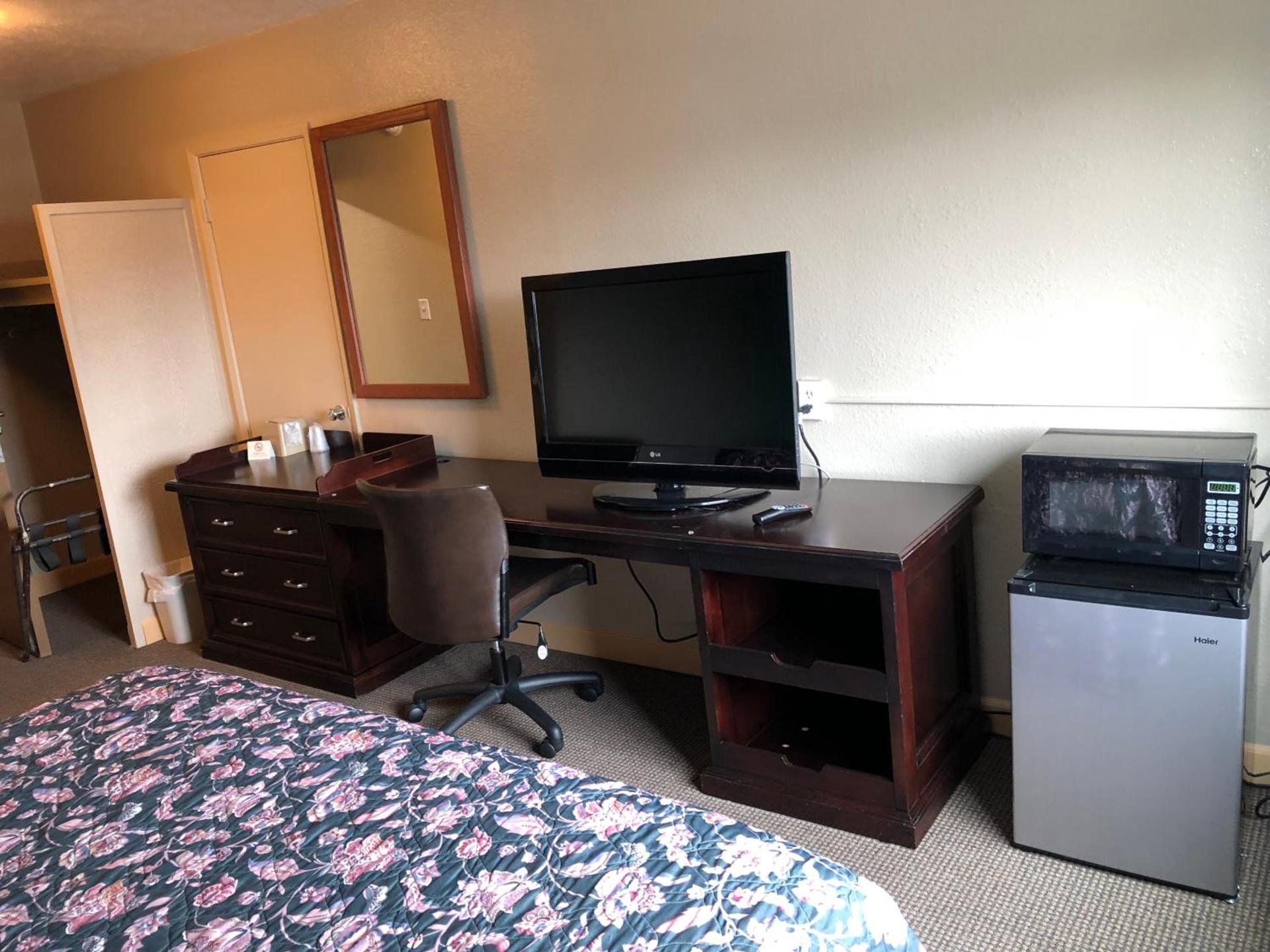 Midtown Inn photo 24
