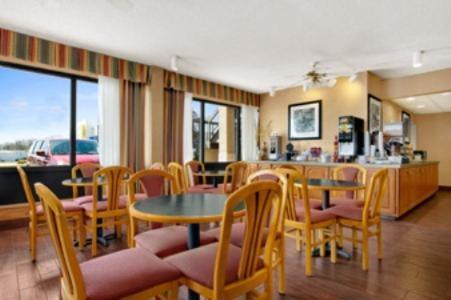 Super 8 by Wyndham Oxford photo 21