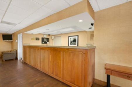 Super 8 by Wyndham Oxford photo 19