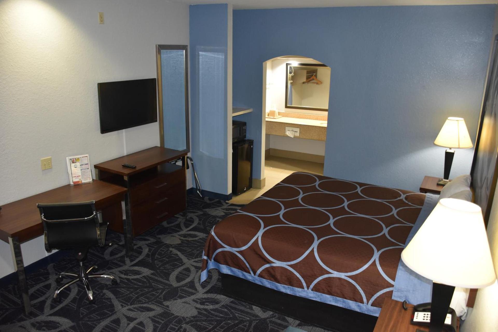 Super 8 by Wyndham Houston Hobby Airport South photo 5