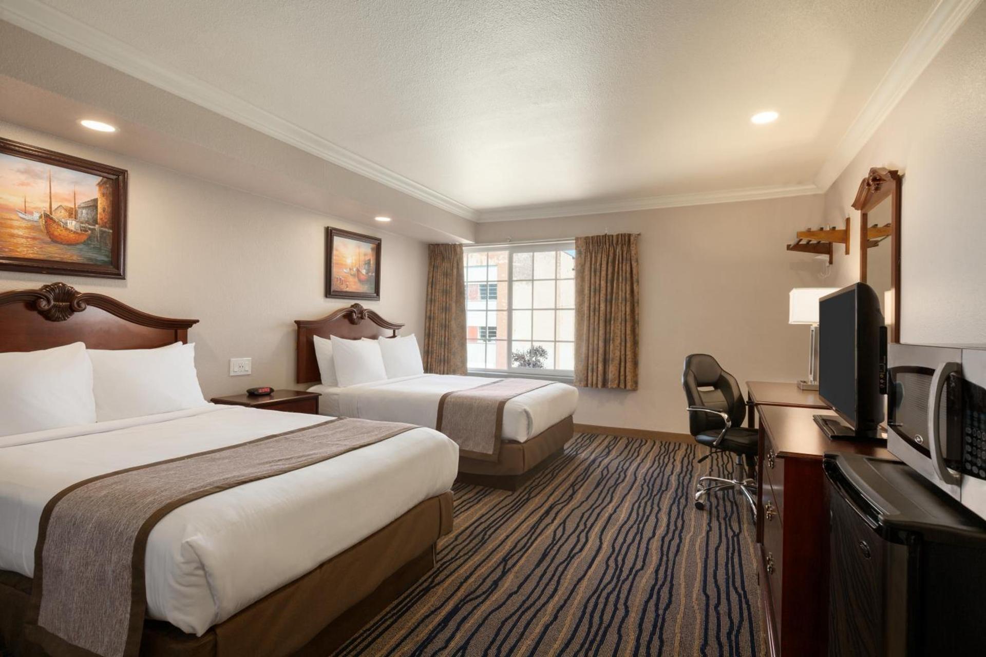 Days Inn by Wyndham Eureka CA photo 37