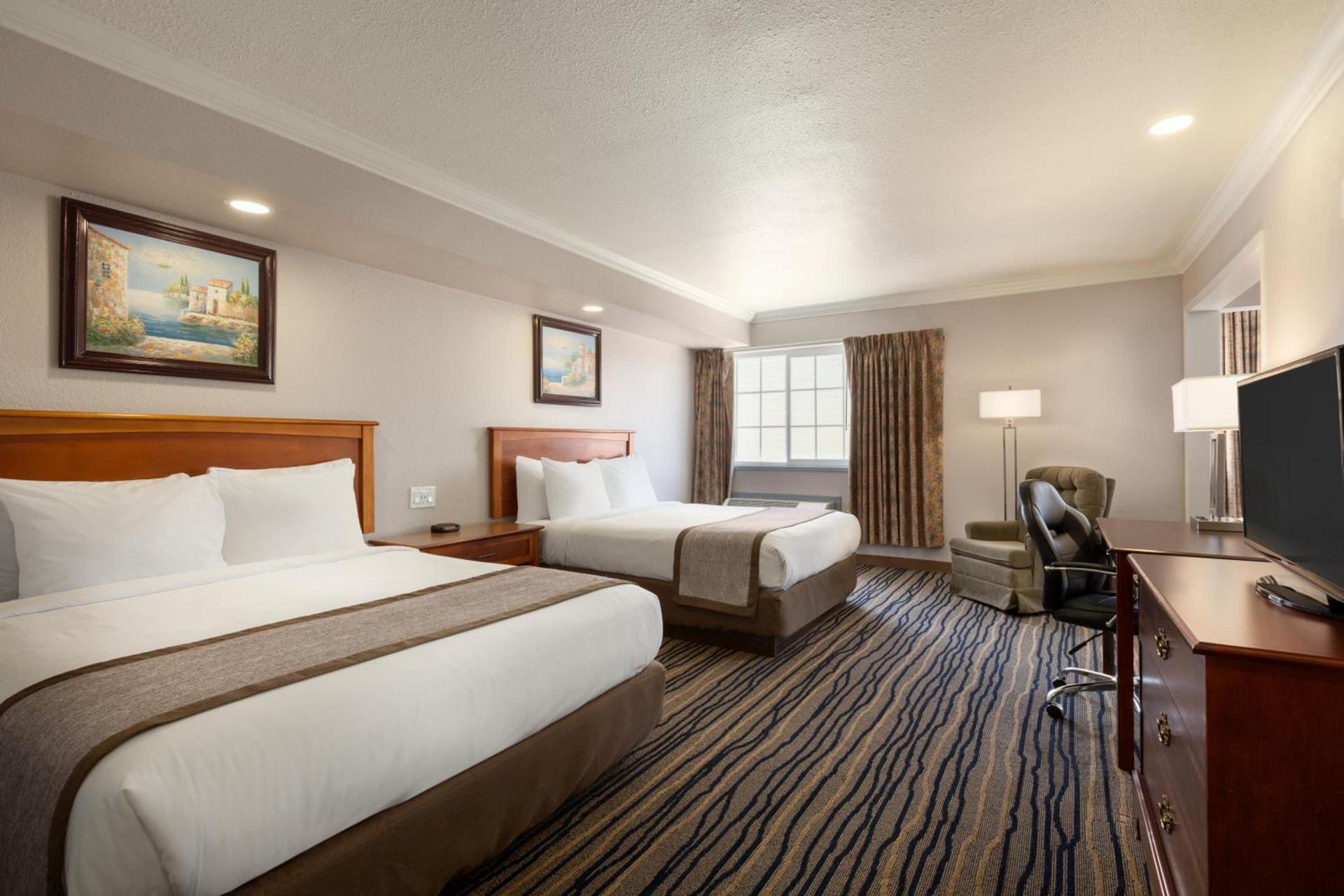 Days Inn by Wyndham Eureka CA photo 29