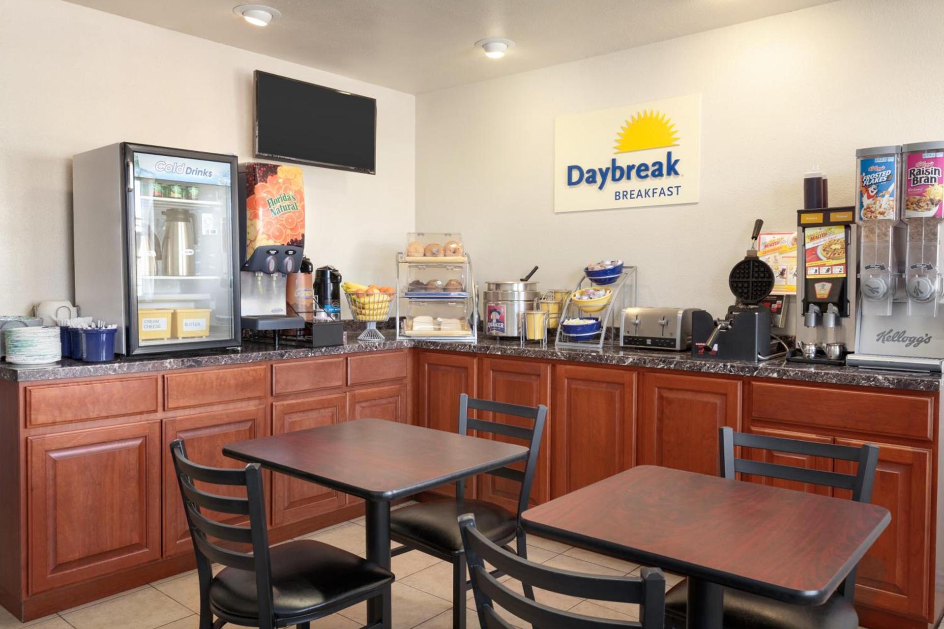 Days Inn by Wyndham Eureka CA photo 38