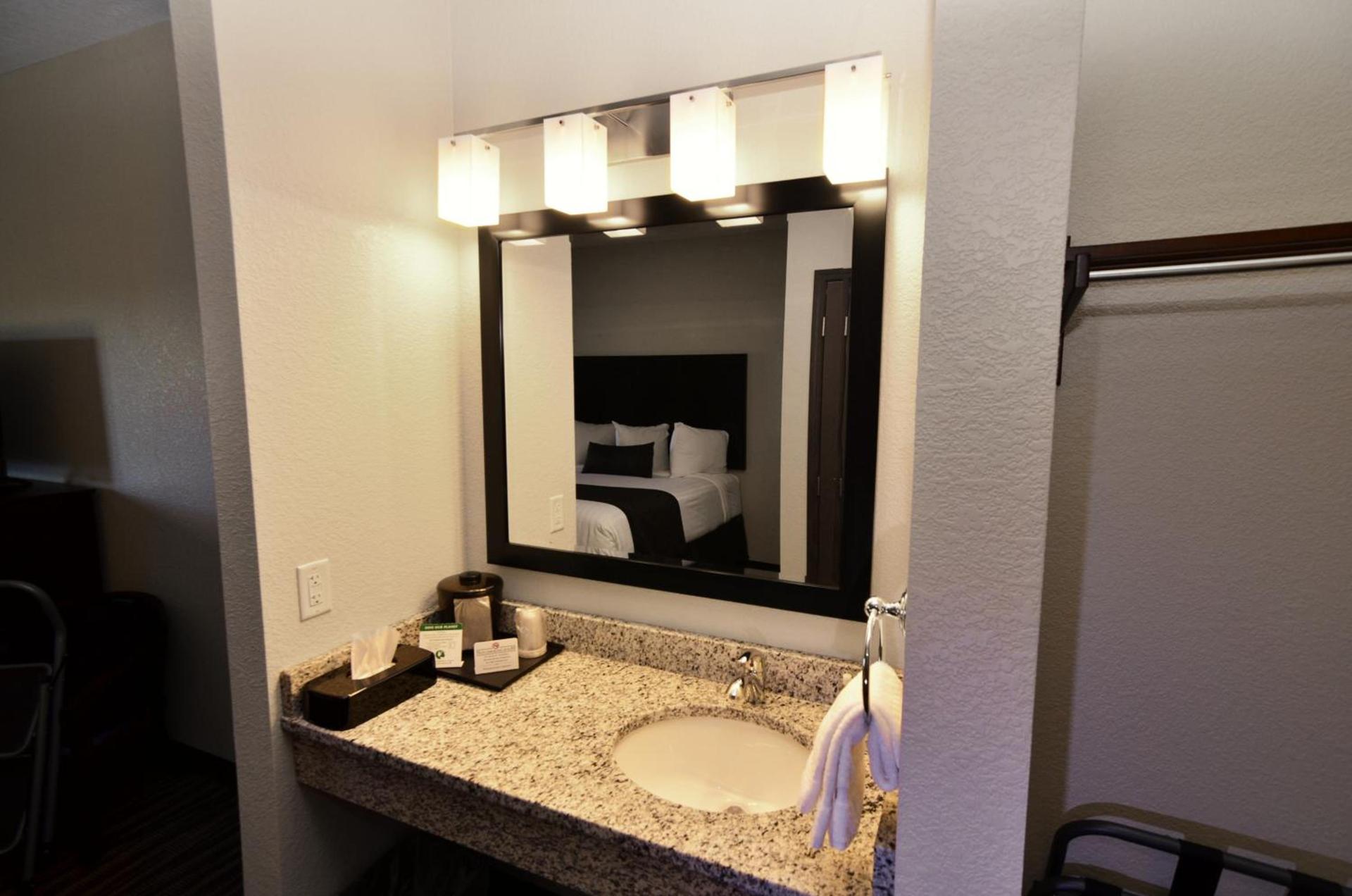Cobblestone Inn & Suites - Manning photo 31
