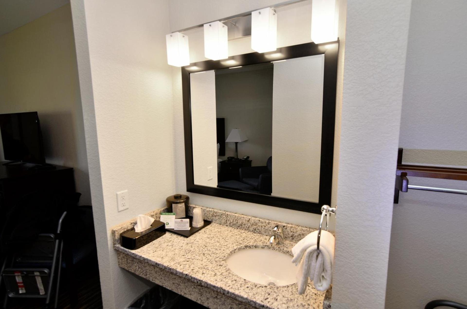 Cobblestone Inn & Suites - Manning photo 22