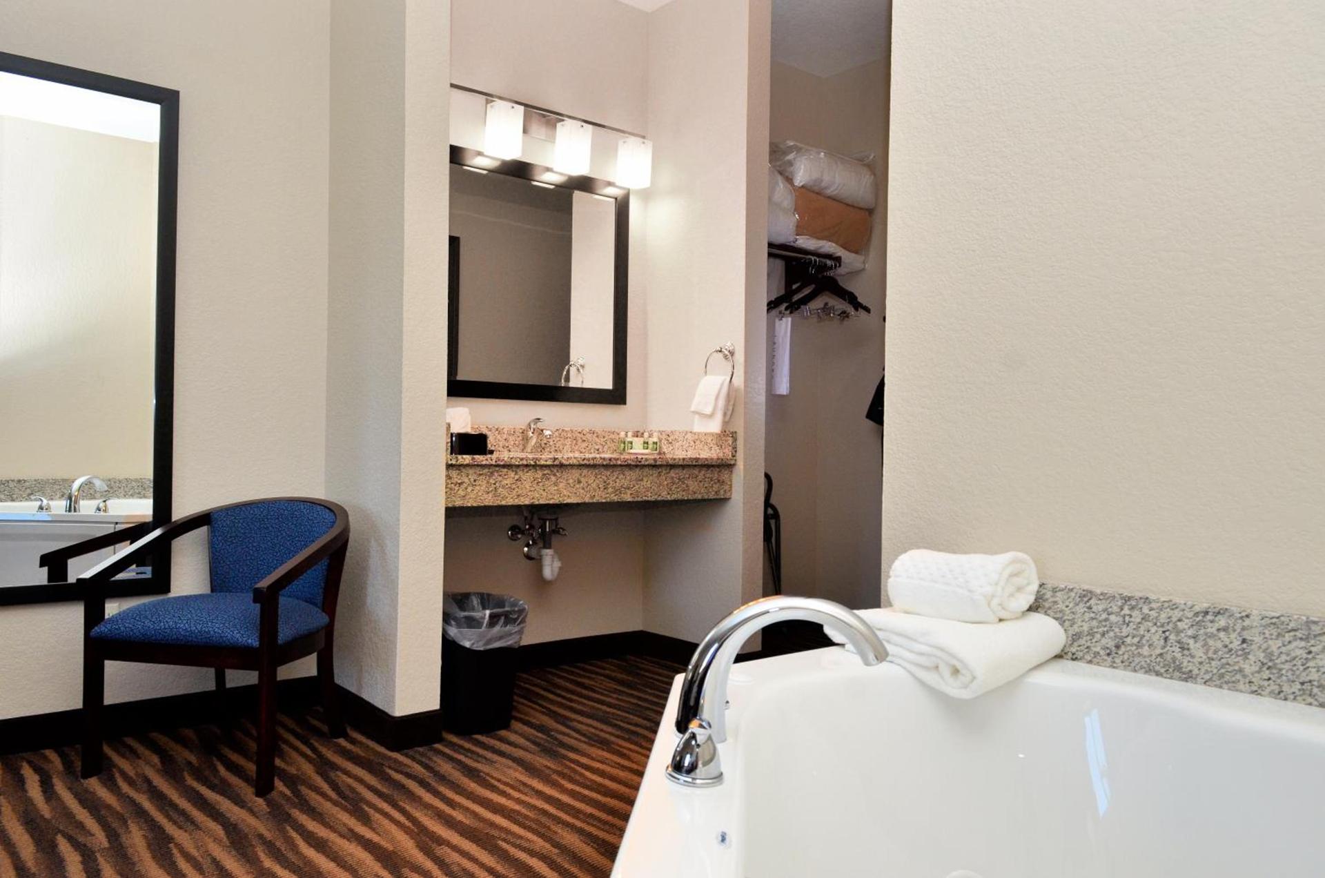 Cobblestone Inn & Suites - Manning photo 10