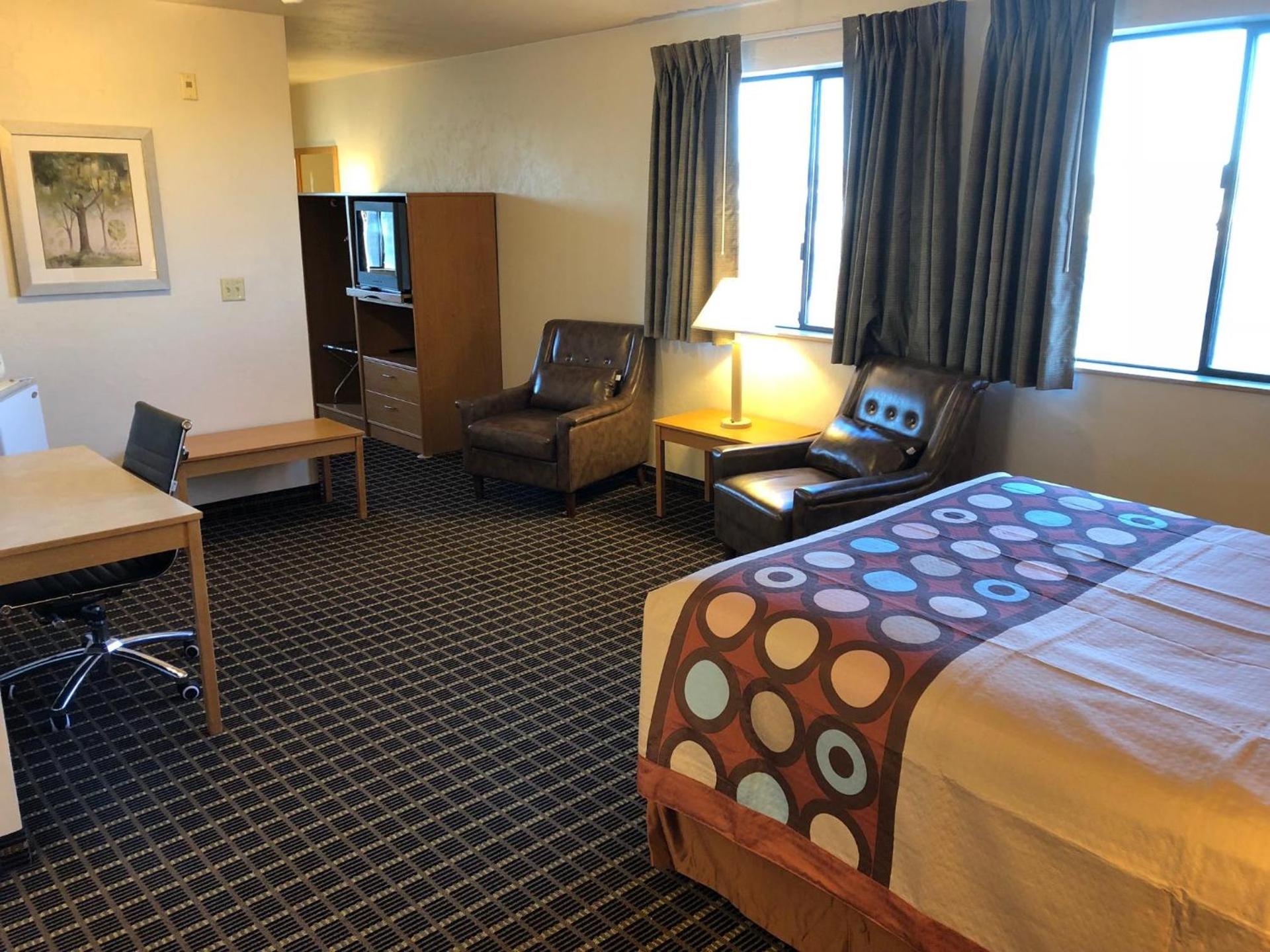 Super 8 by Wyndham Klamath Falls photo 17