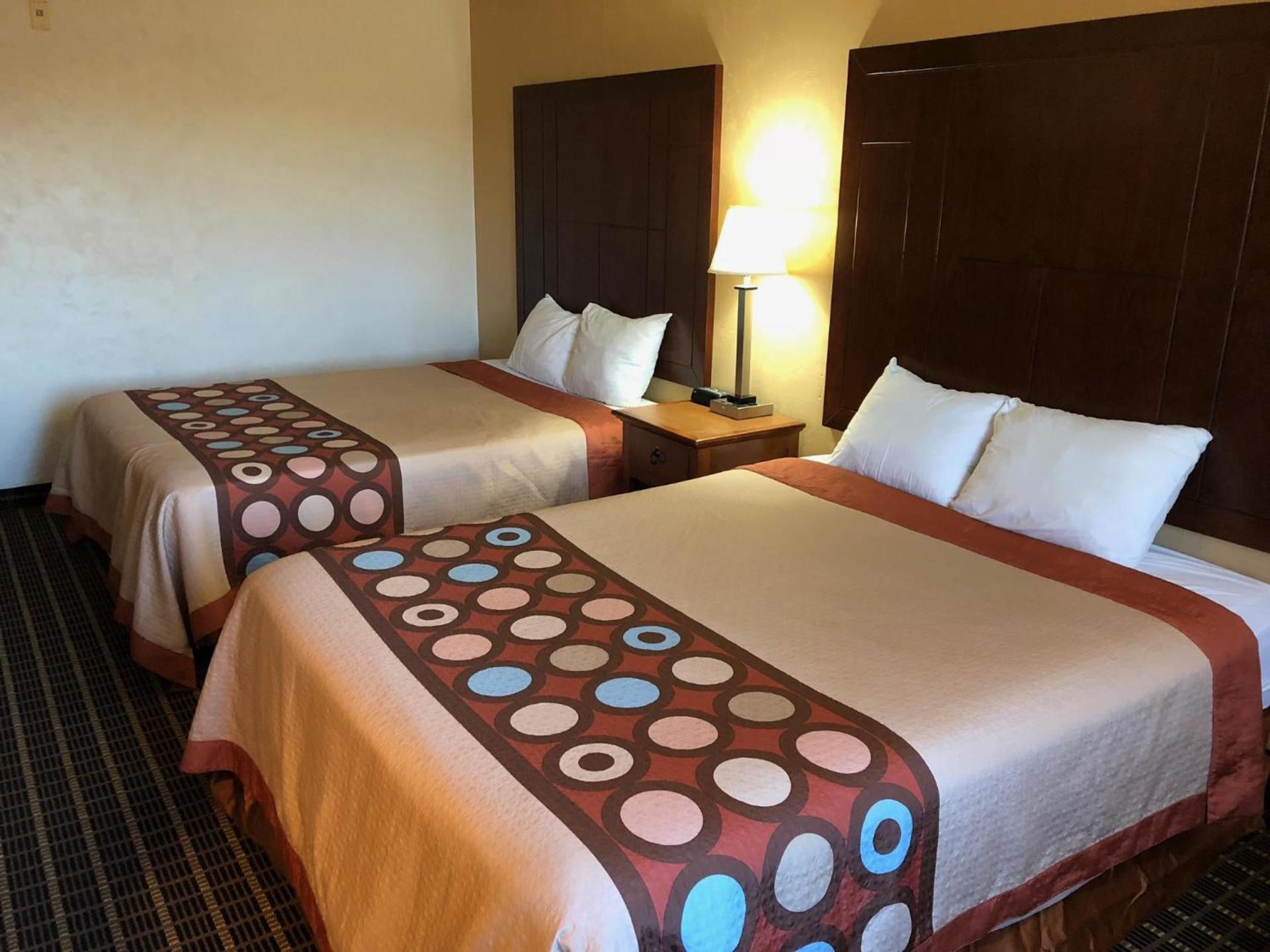 Super 8 by Wyndham Klamath Falls photo 25