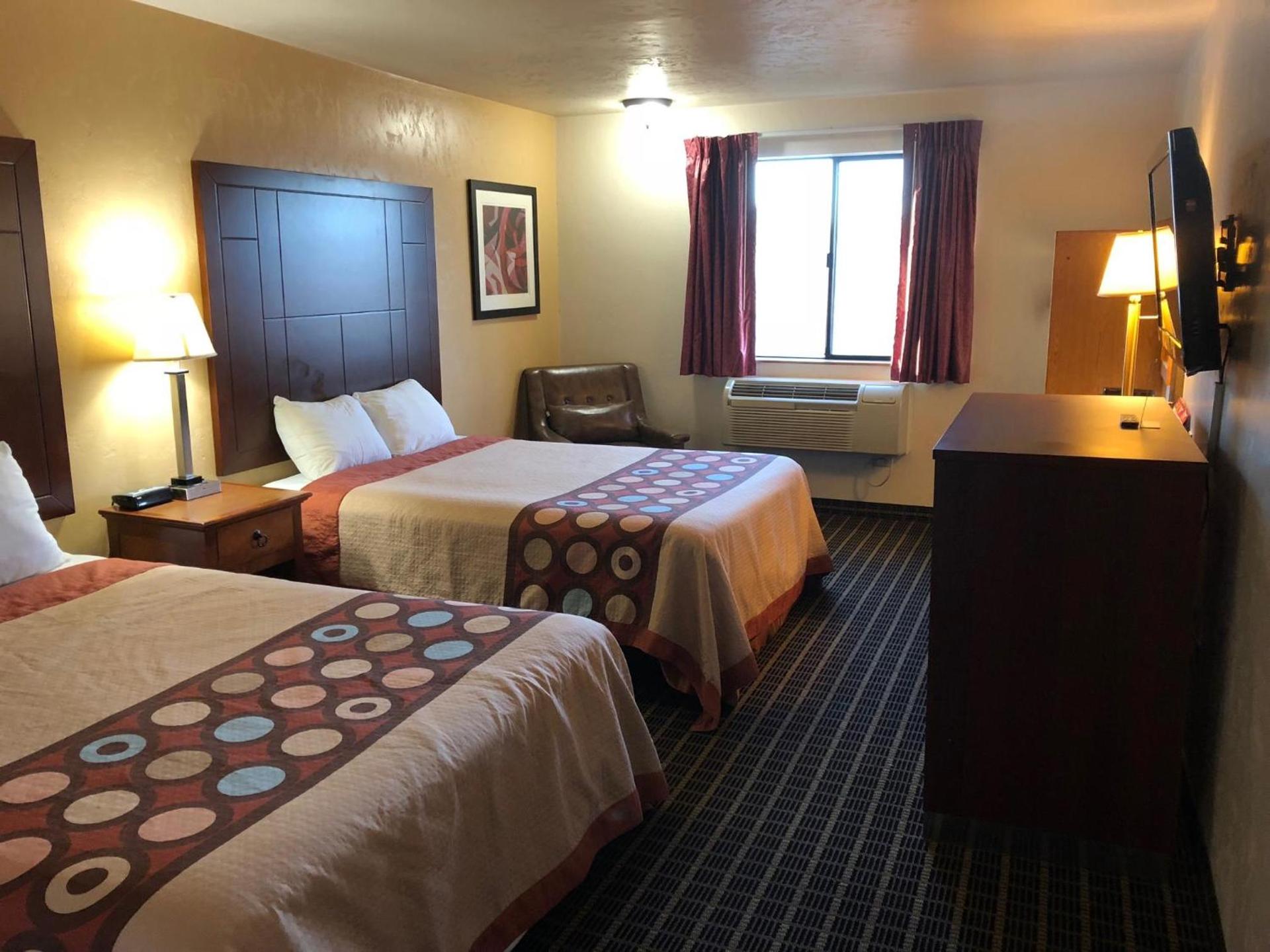Super 8 by Wyndham Klamath Falls photo 26