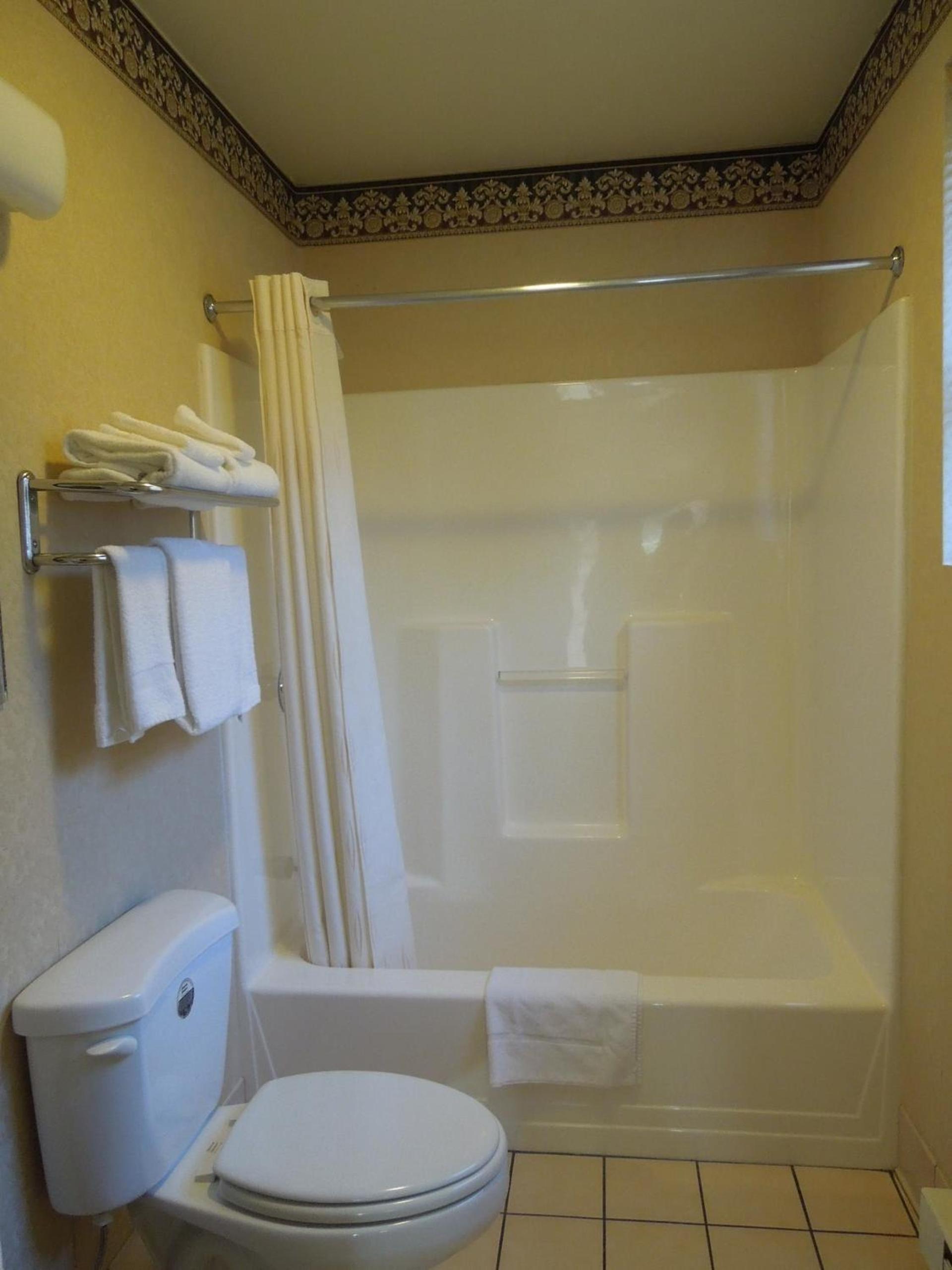 Value Inn East Stroudsburg photo 33