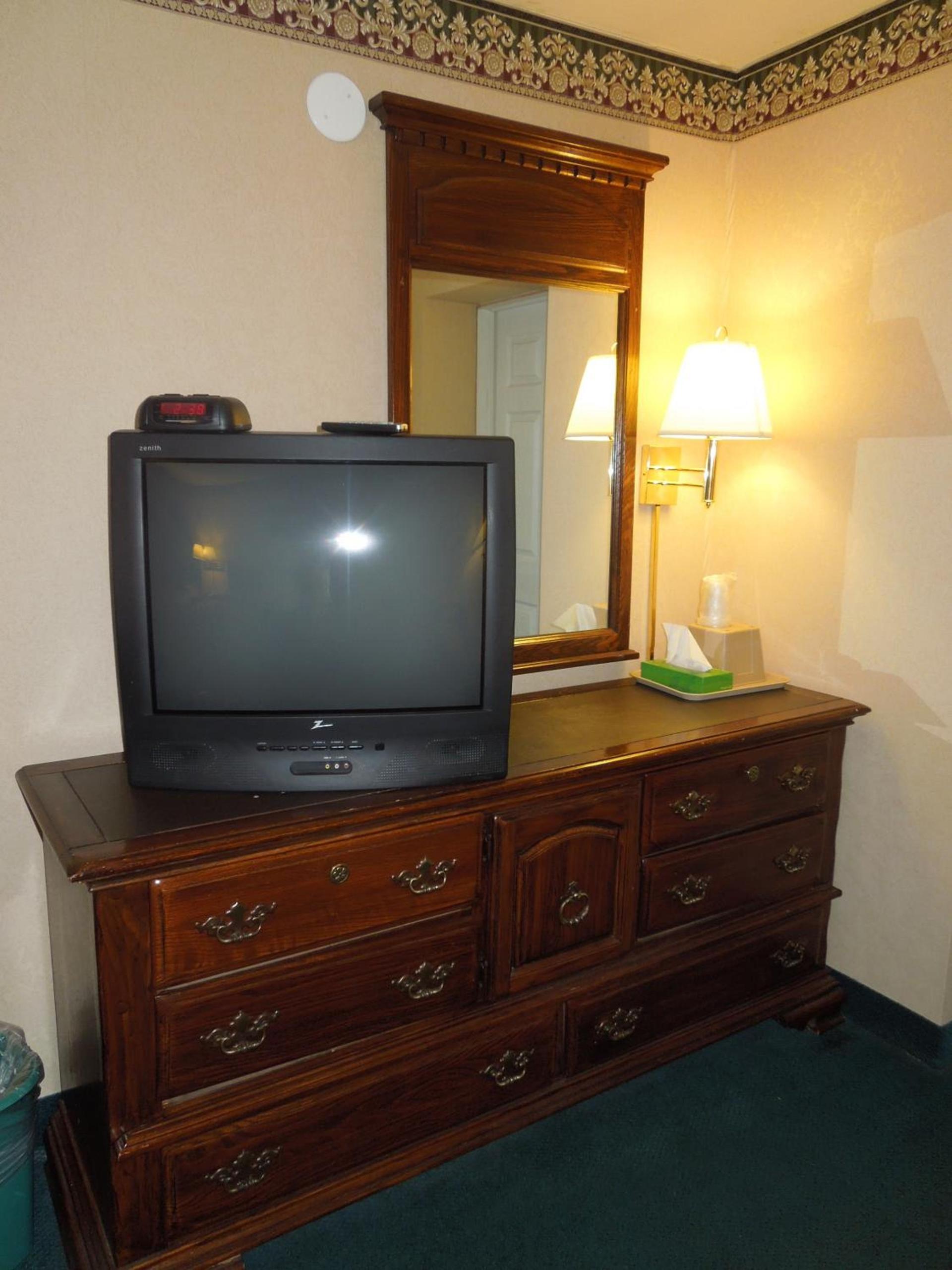 Value Inn East Stroudsburg photo 17