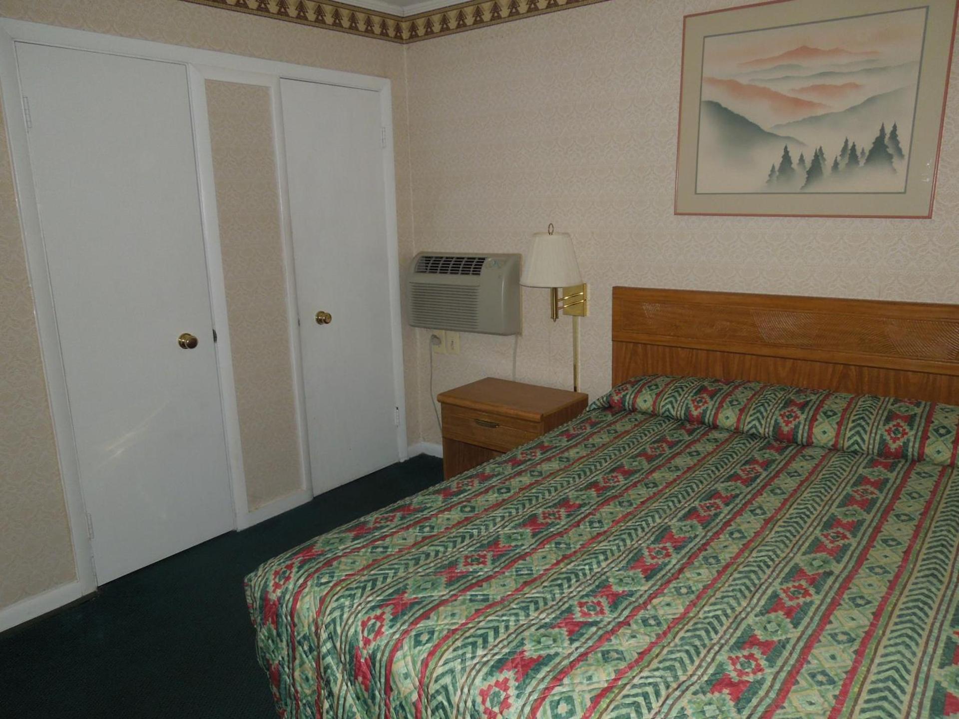 Value Inn East Stroudsburg photo 19