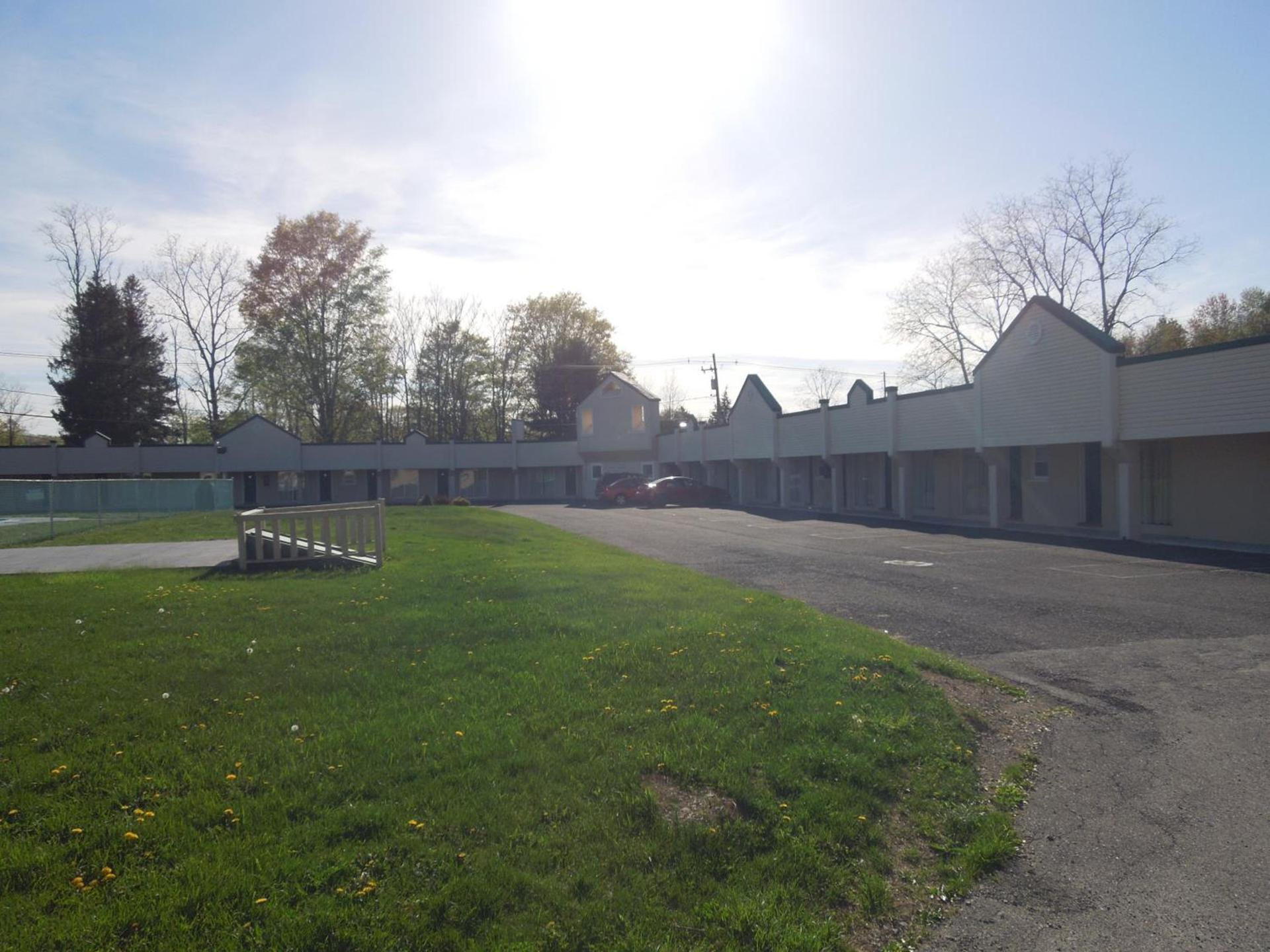 Value Inn East Stroudsburg photo 3