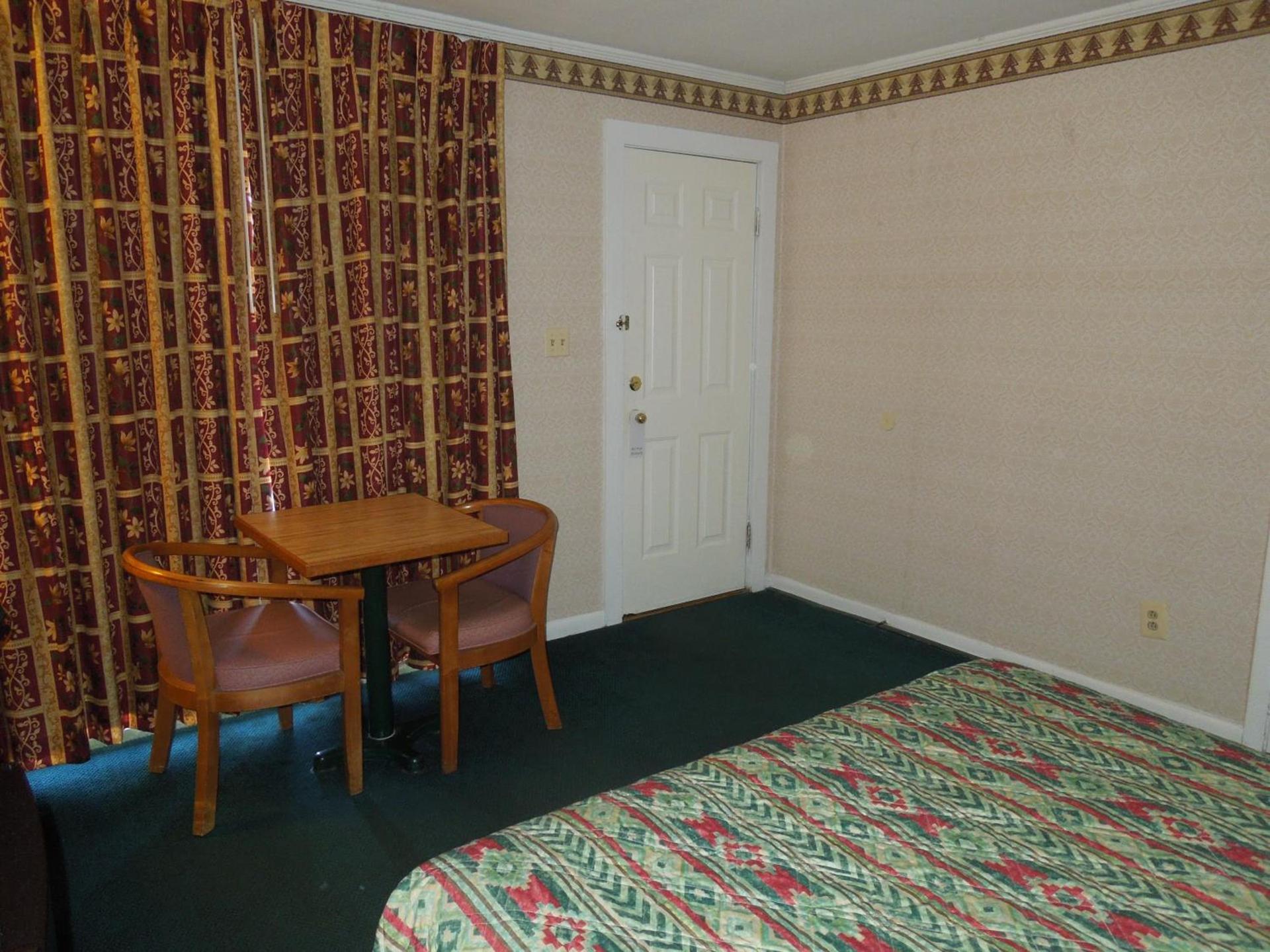 Value Inn East Stroudsburg photo 29