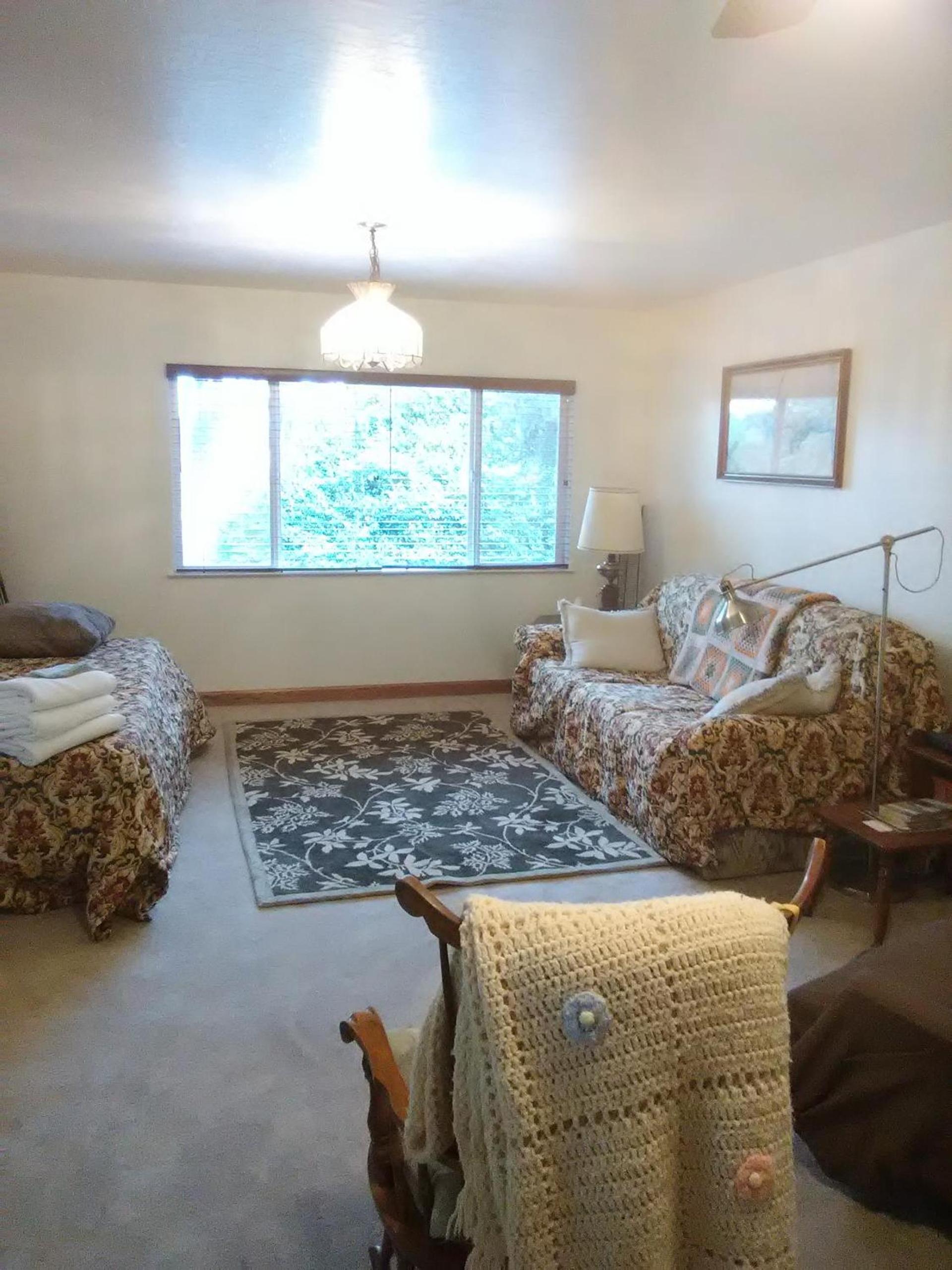 Lakeside Hostel & Guest House photo 4