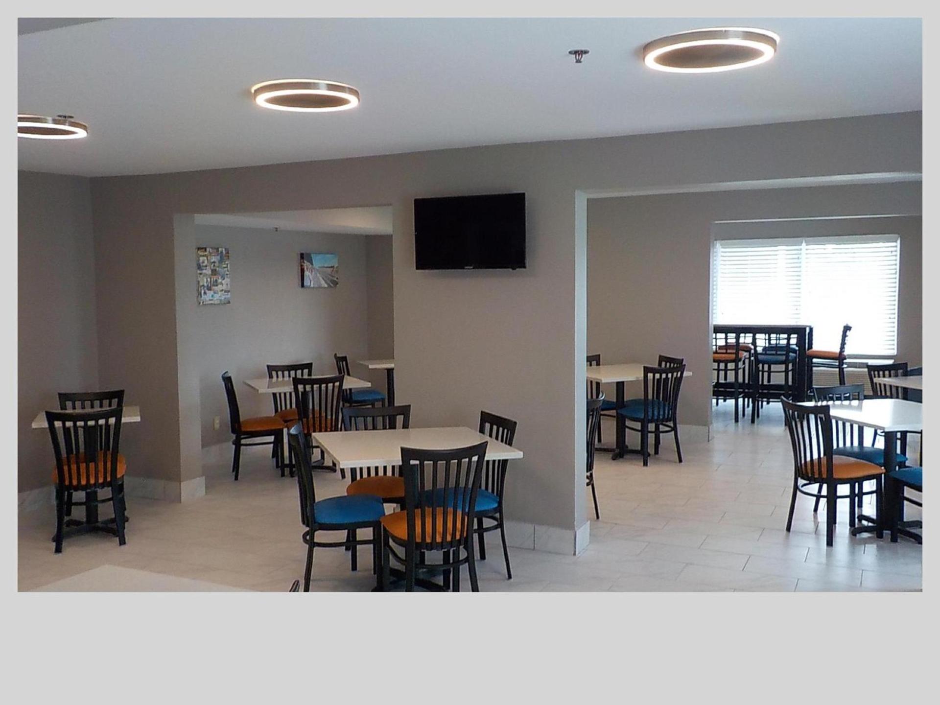 Clarion Pointe Indianapolis Northeast photo 44