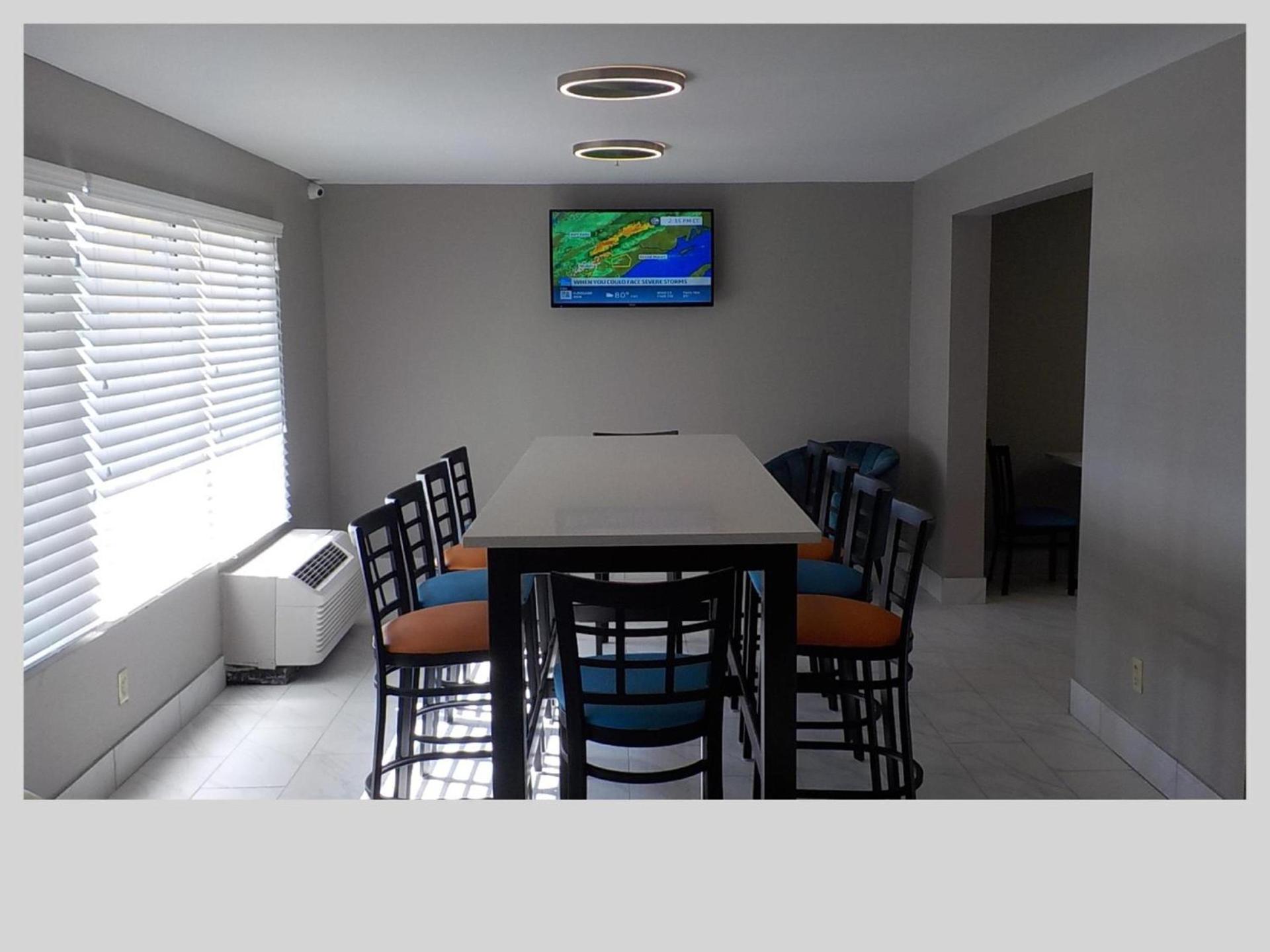 Clarion Pointe Indianapolis Northeast photo 45