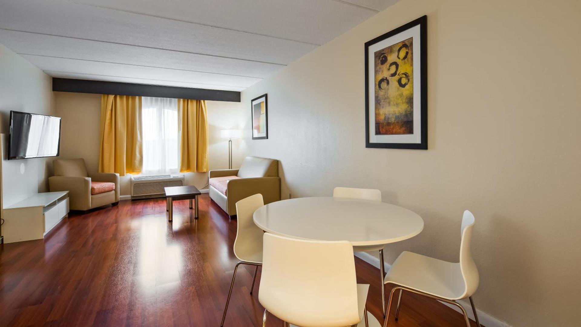 Sonesta Essential Orlando Airport photo 11
