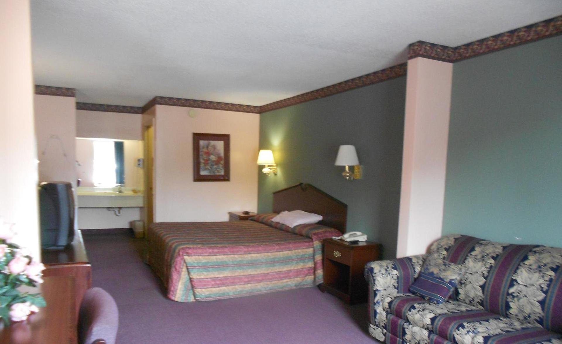 Executive Inn & Suites - Covington photo 14