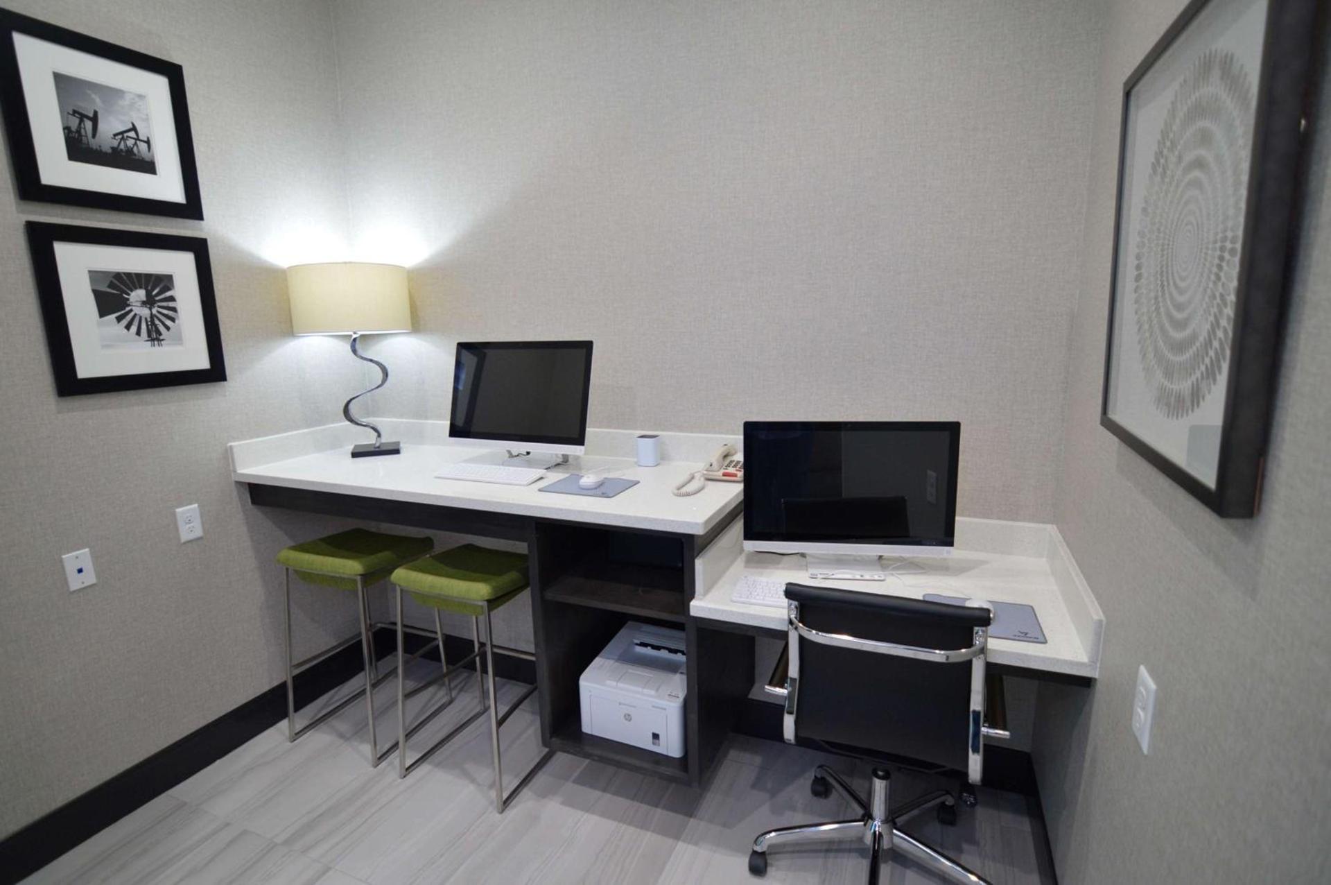 Best Western Plus Waller Hotel photo 39