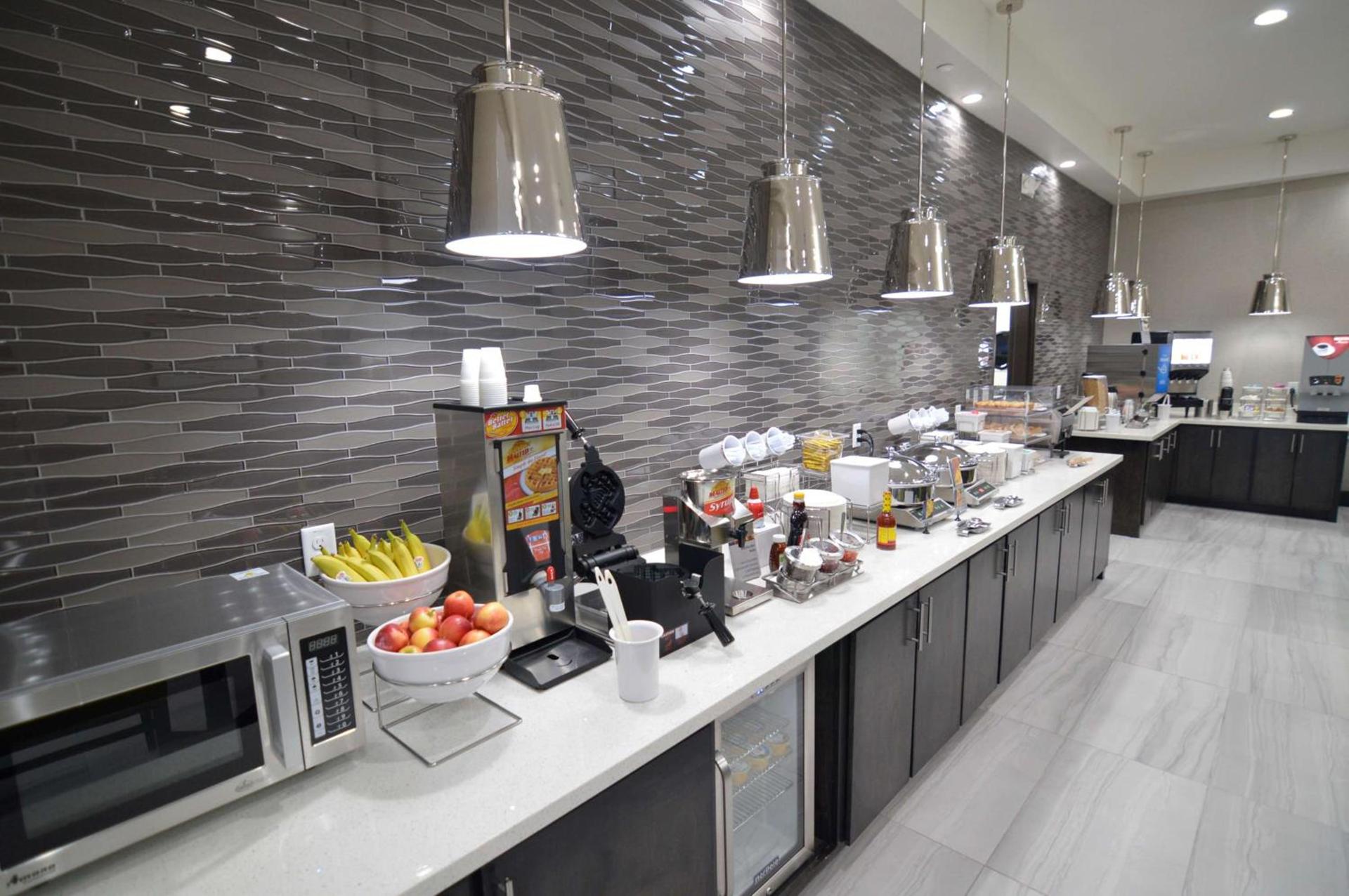 Best Western Plus Waller Hotel photo 41