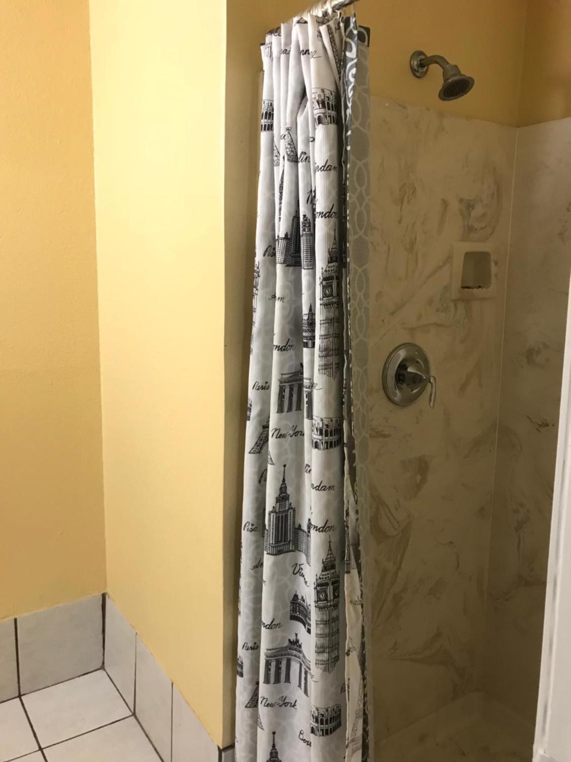 Hacienda Motel photo 8
