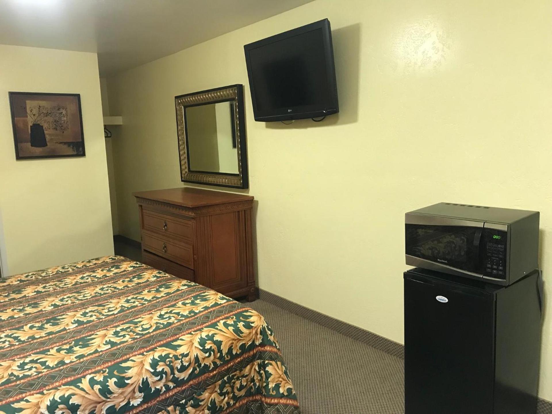 Hacienda Motel photo 7