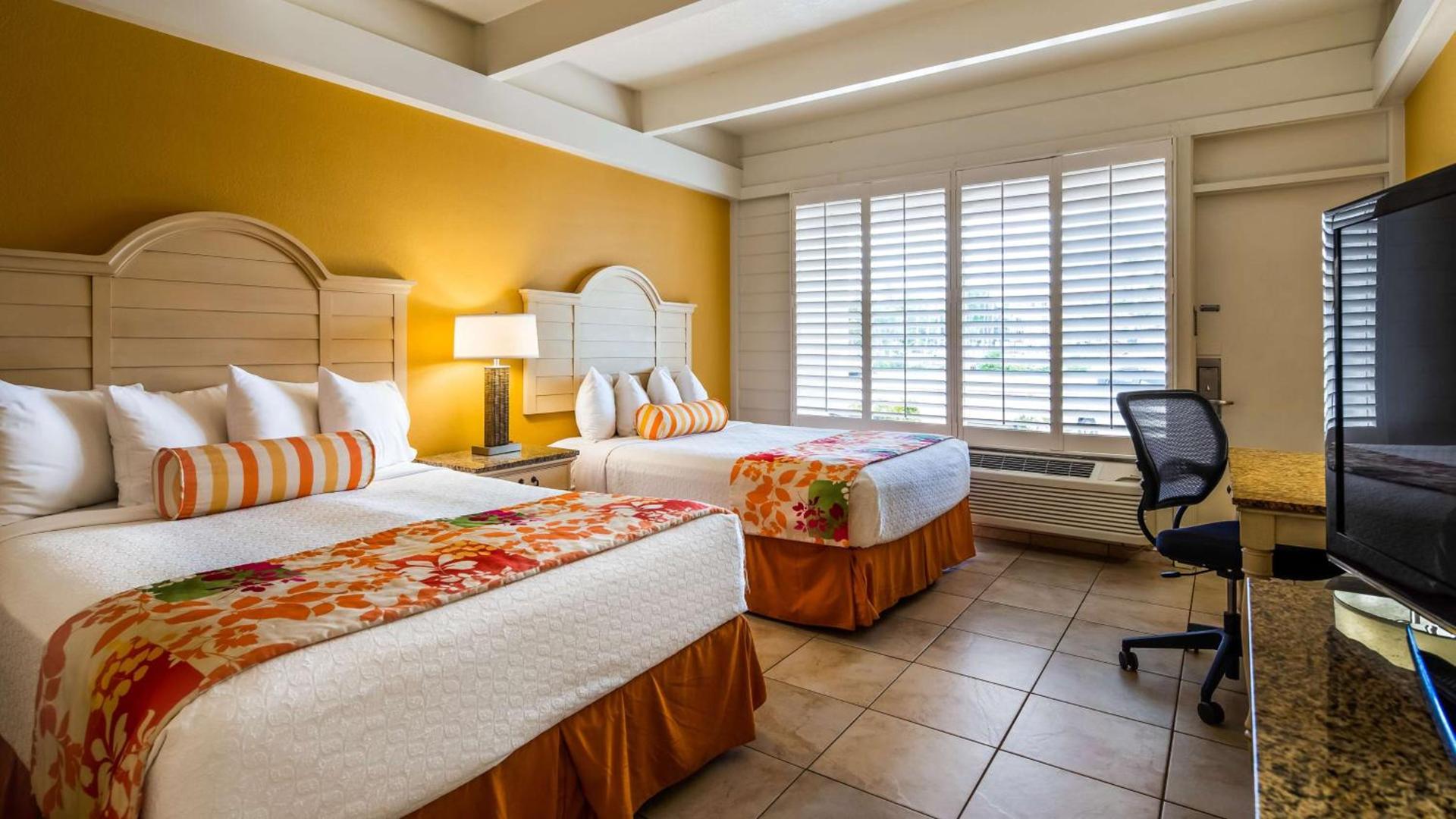 Best Western Plus Yacht Harbor Inn photo 10