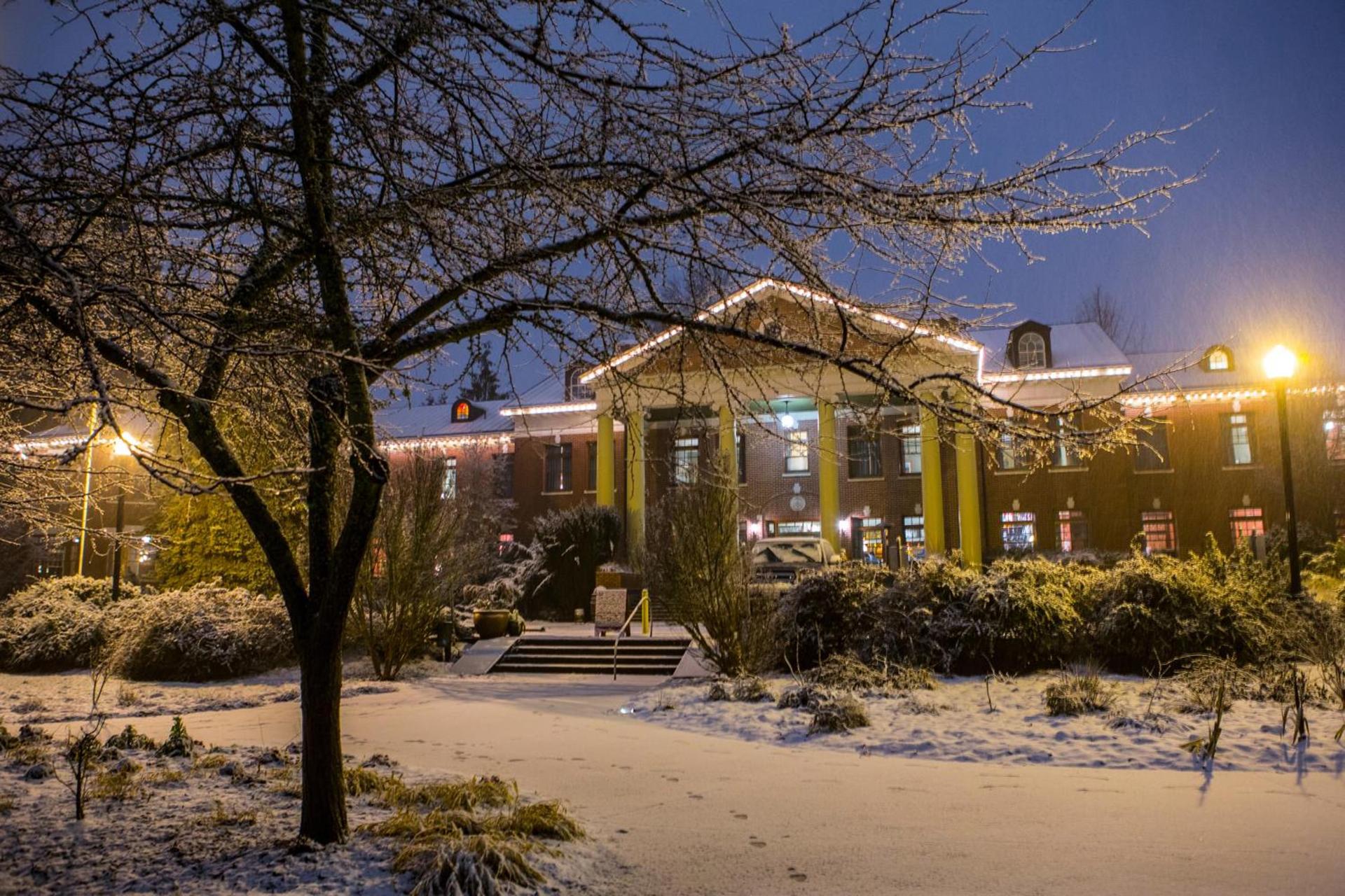 McMenamins Grand Lodge photo 18