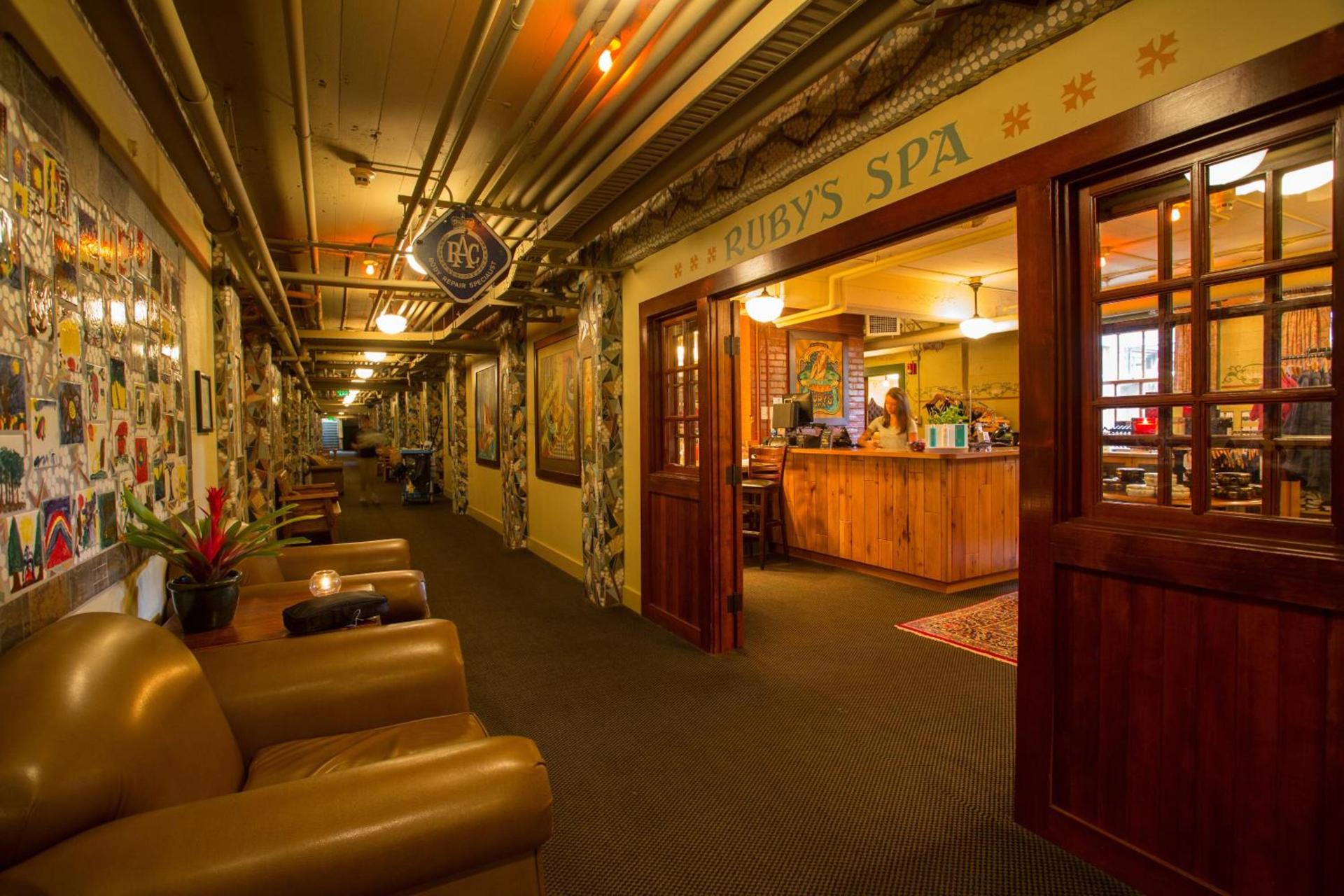 McMenamins Grand Lodge photo 55